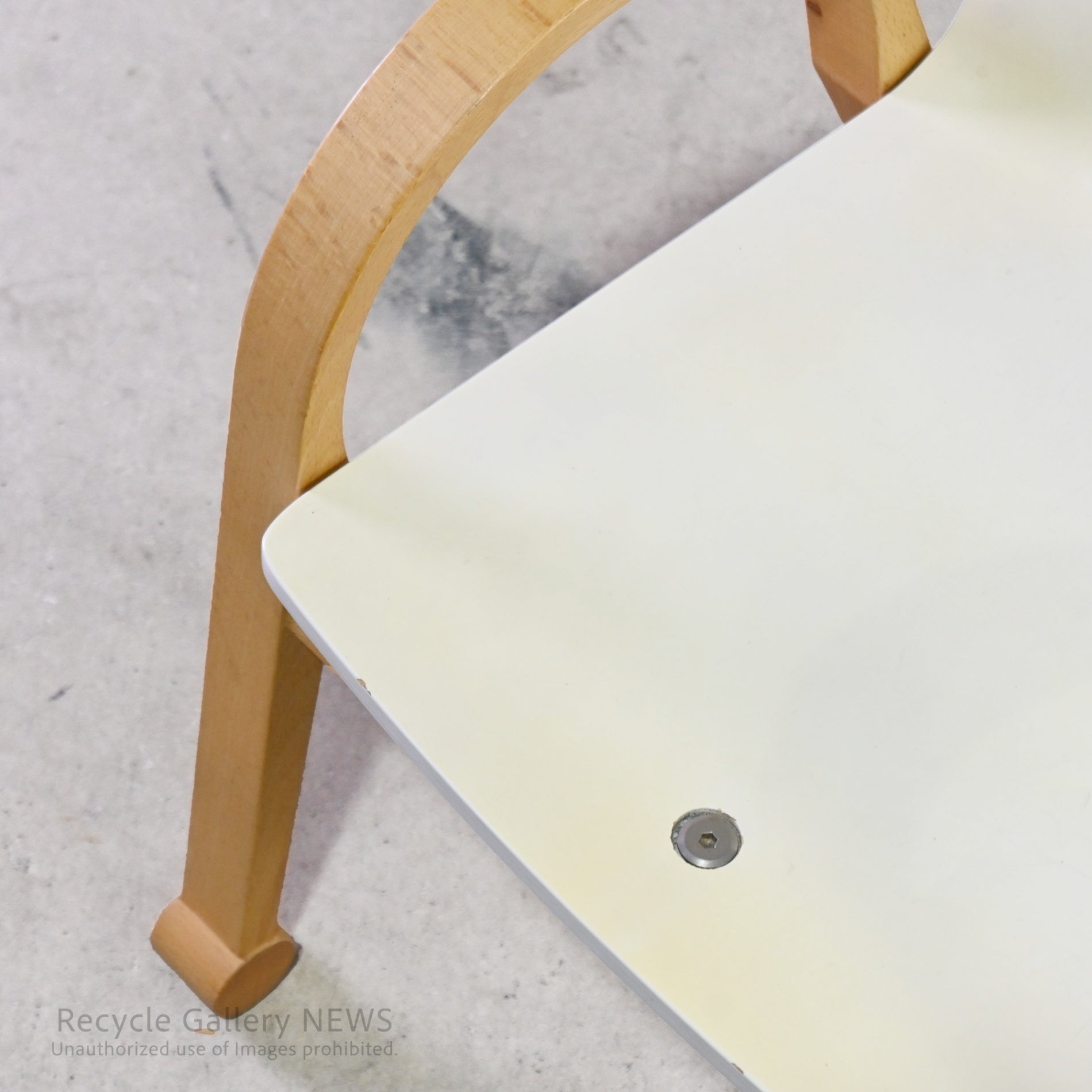 Nisshin Mokko ac-cent Kids chair White Japan / 日進木工 アクセント キッズチェア ホワイト 日本