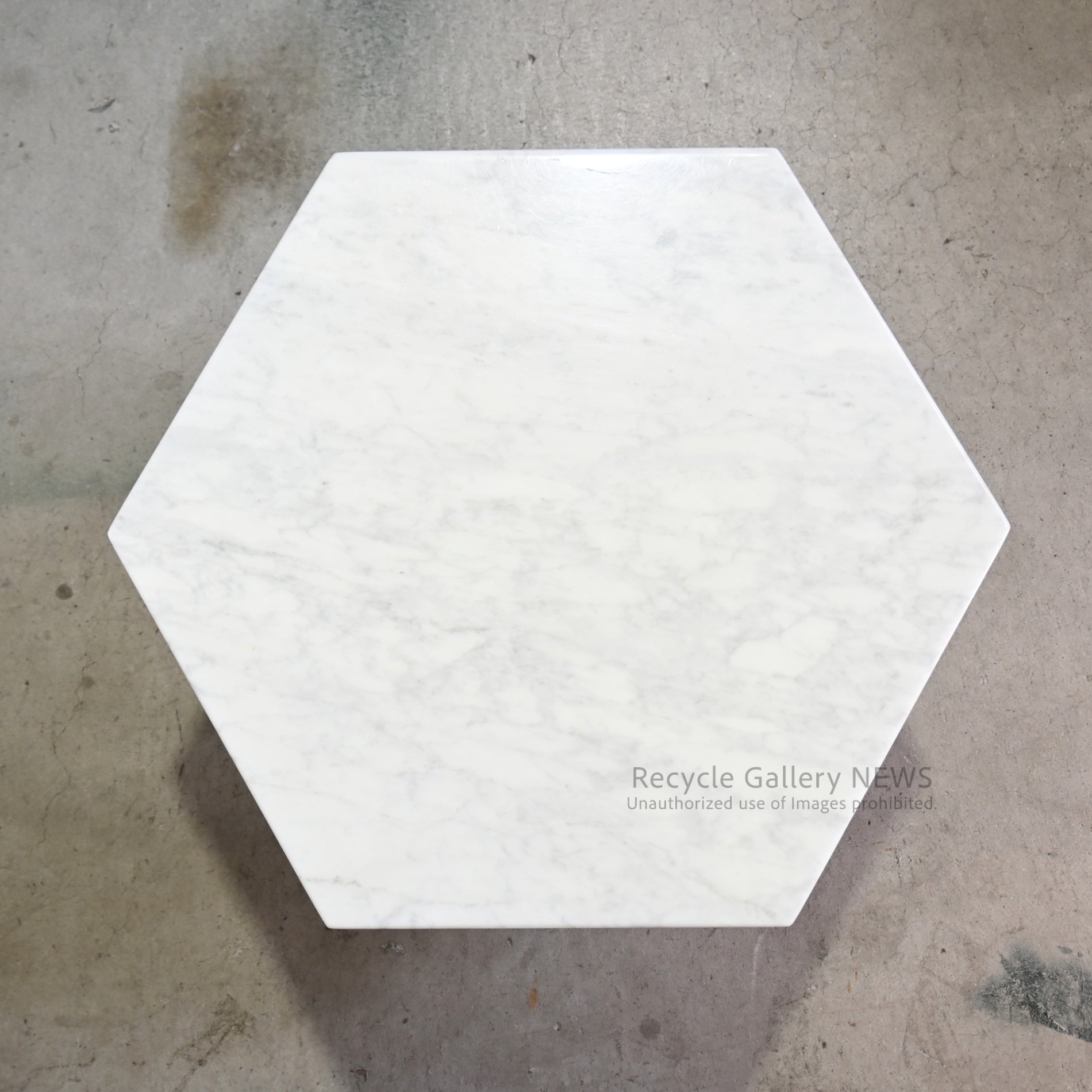 ARMONIA Mable × Iron Coffee table ”Trias” アルモニア マーブル × アイロン 大理石コーヒーテーブル "トリアス"