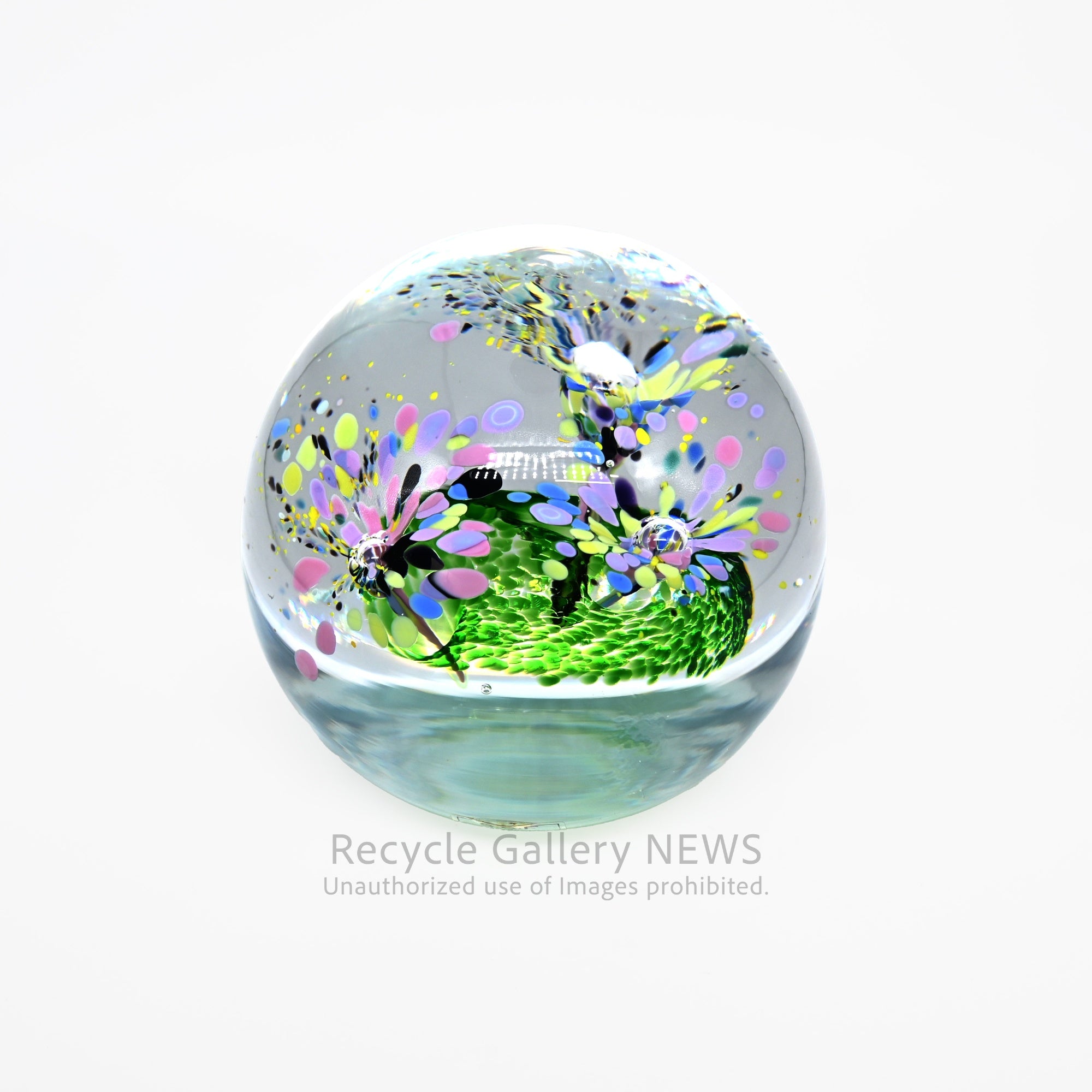 S.C.F Hand Crafted Glass Paperweight Signed on the base / スウェーデン交流センター ハンドクラフト 硝子 ペーパーウェイト サイン入り