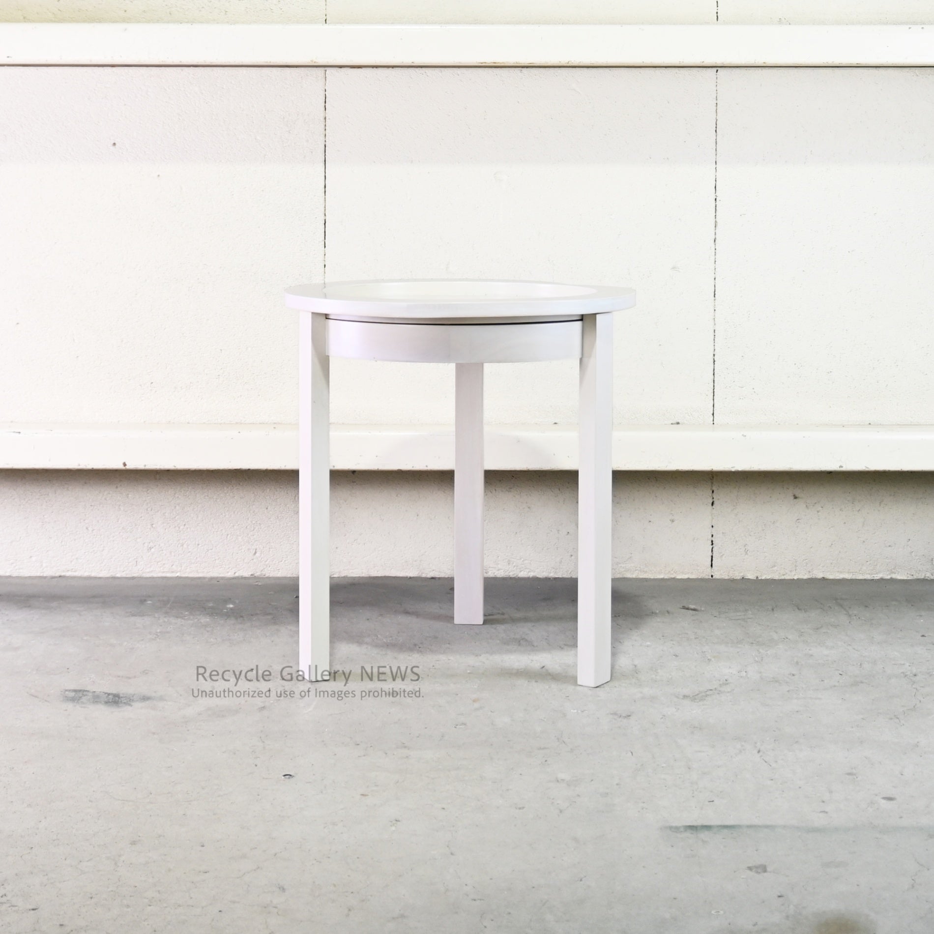 Cassina SELENE  Wooden Round Side Table Italy / カッシーナ セレーネ 木製 ラウンドサイドテーブル イタリア