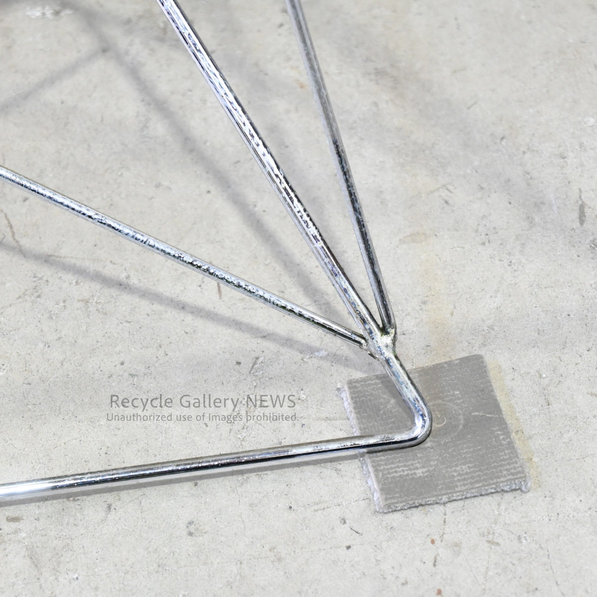 Vintage Herman Miller Eames 1st Generation Arm Shell Chair American Mid Century With Damage / ハーマンミラー イームズ アームシェルチェア 1ｓｔ ﾀﾞﾒｰｼﾞ イームズ夫妻 ミットセンチュリー アメリカ