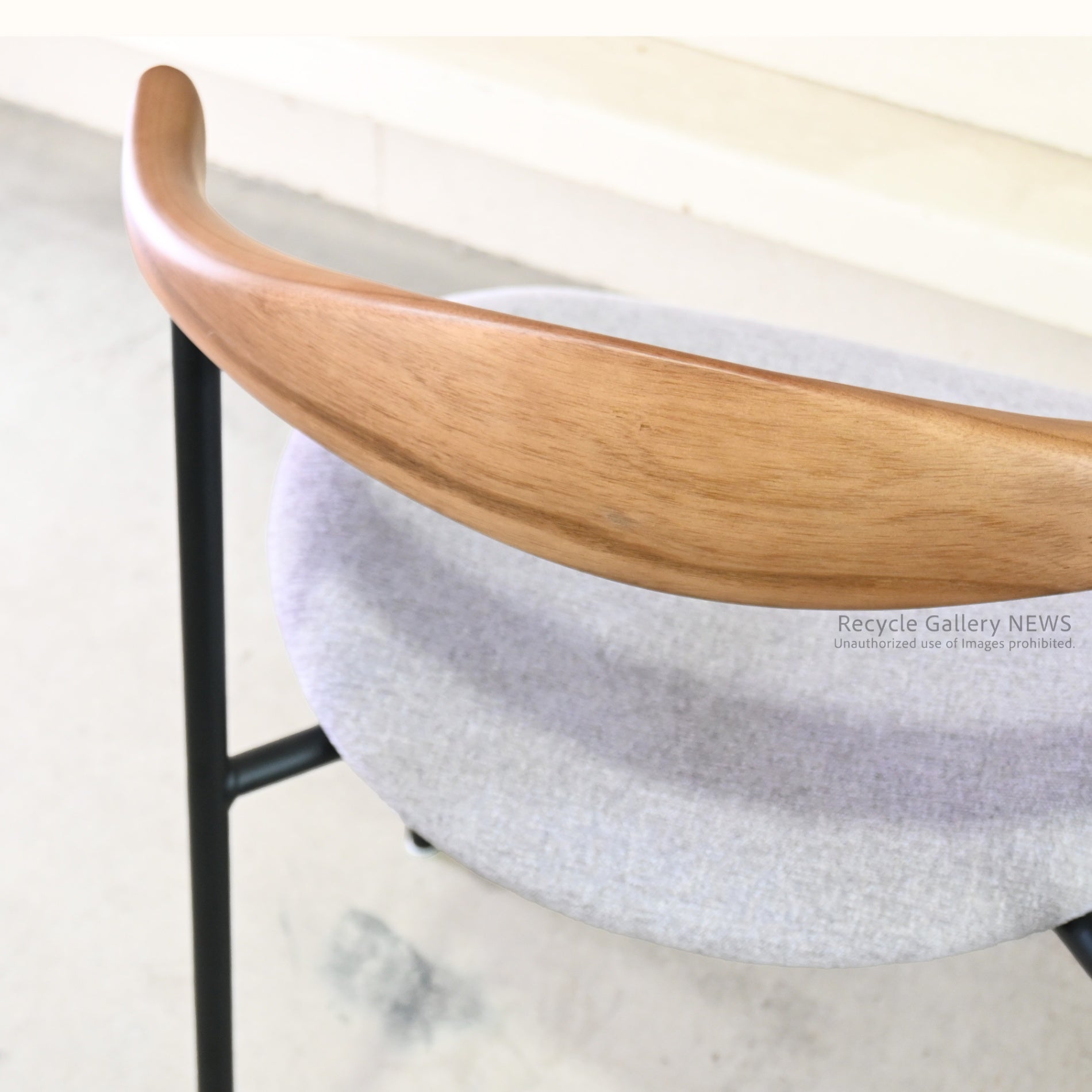 Seki Furniture Atom Chair Glay-White Wooden  Steel  Industrial  Vintage  Cafe style / 関家具 アトムチェア 座面グレーホワイト 木材 スチール インダストリアル ヴィンテージ カフェスタイル