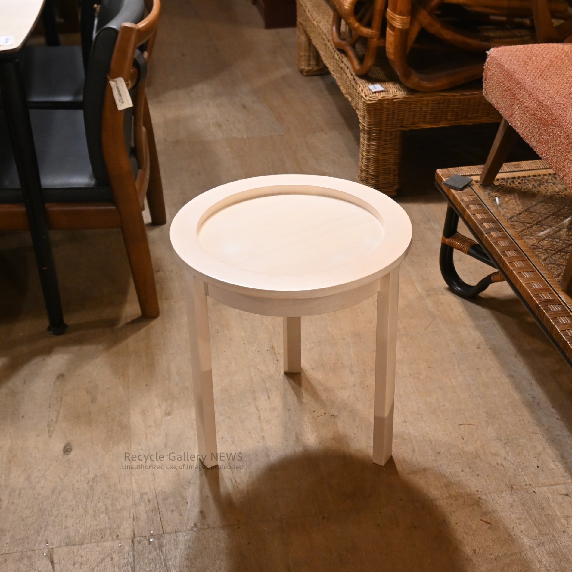 Cassina SELENE  Wooden Round Side Table Italy / カッシーナ セレーネ 木製 ラウンドサイドテーブル イタリア