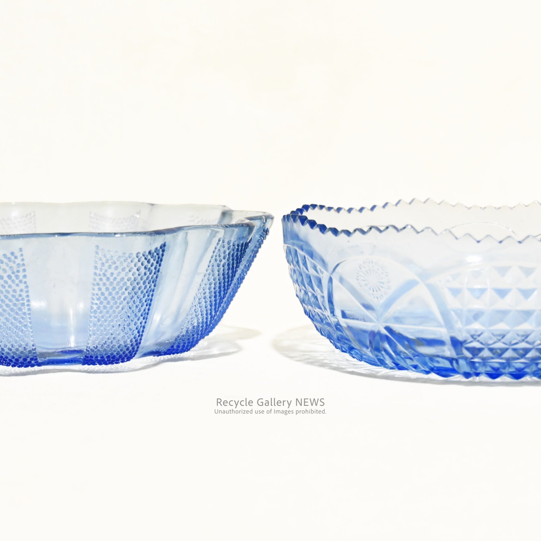 Vintage pressed glass Frilled design Blue Japanese Showa retro style / ヴィンテージ プレスガラス フリル型 ブルー 昭和レトロ