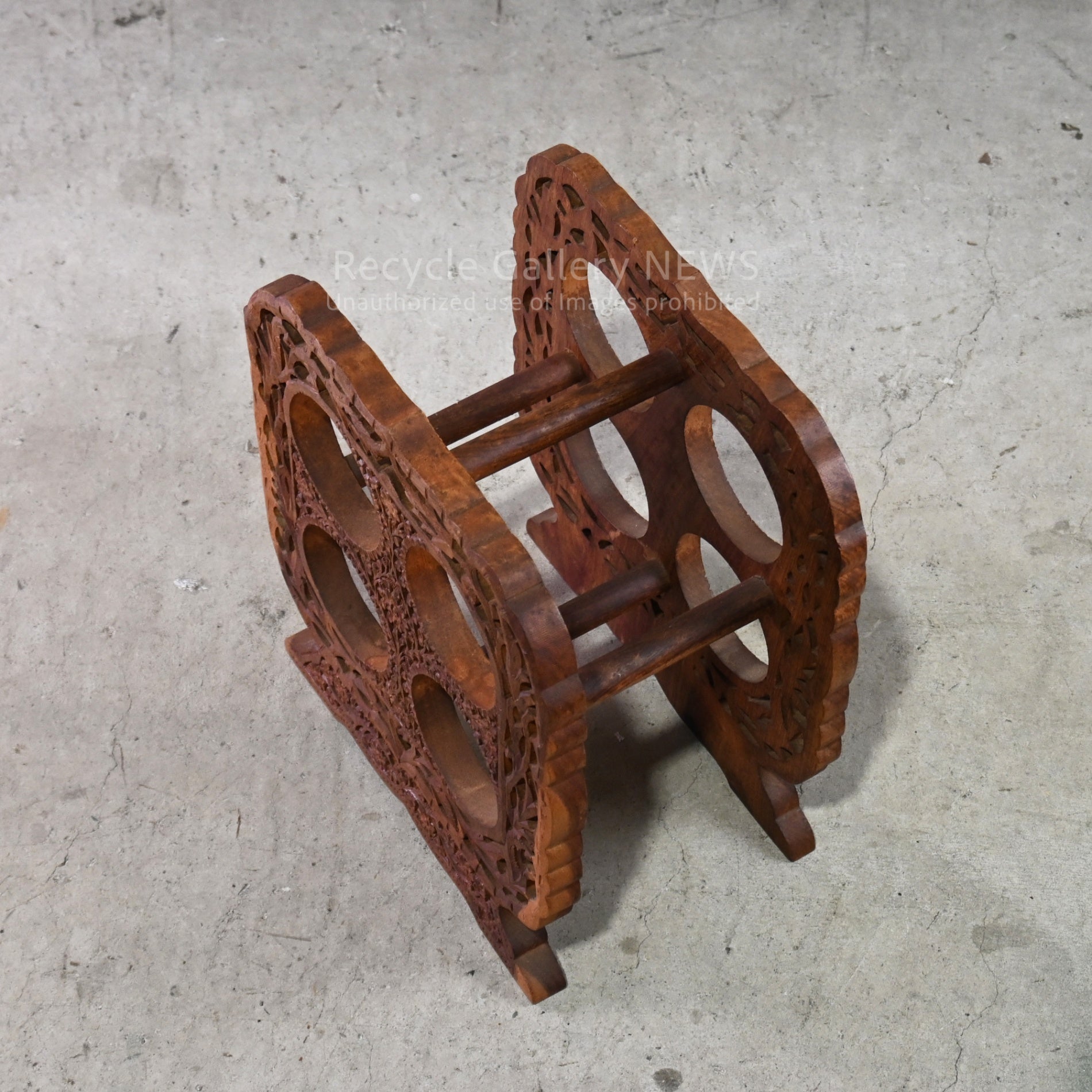 Indian Hand-Carved Wooden Wine Rack Dark Brown Oriental Boho / インド製 ハンドメイド 透かし彫り ワインラック 木製 ダークブラウン 収納ラック オリエンタル アジアンリゾート