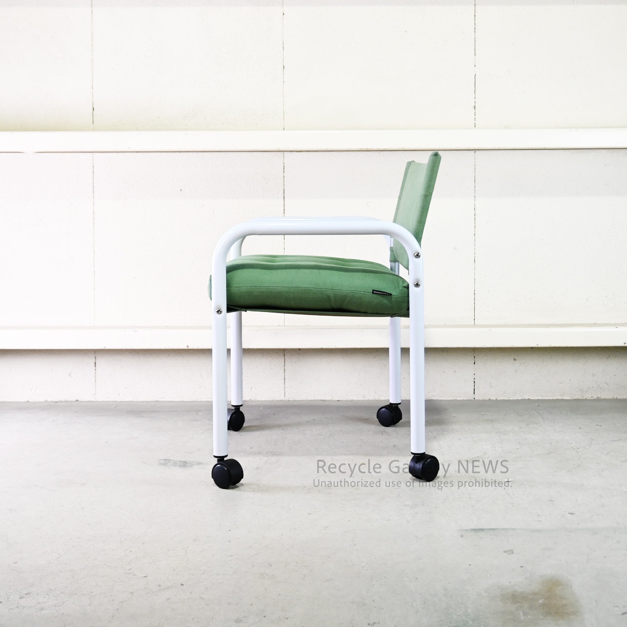 Innovator  Captain Chair Green Color Wood  Metal Sweden Scandinavian Modern Mid-Century / イノベーター キャプテン チェア 緑色 木 金属 スウェーデン 北欧モダン ミッドセンチュリー