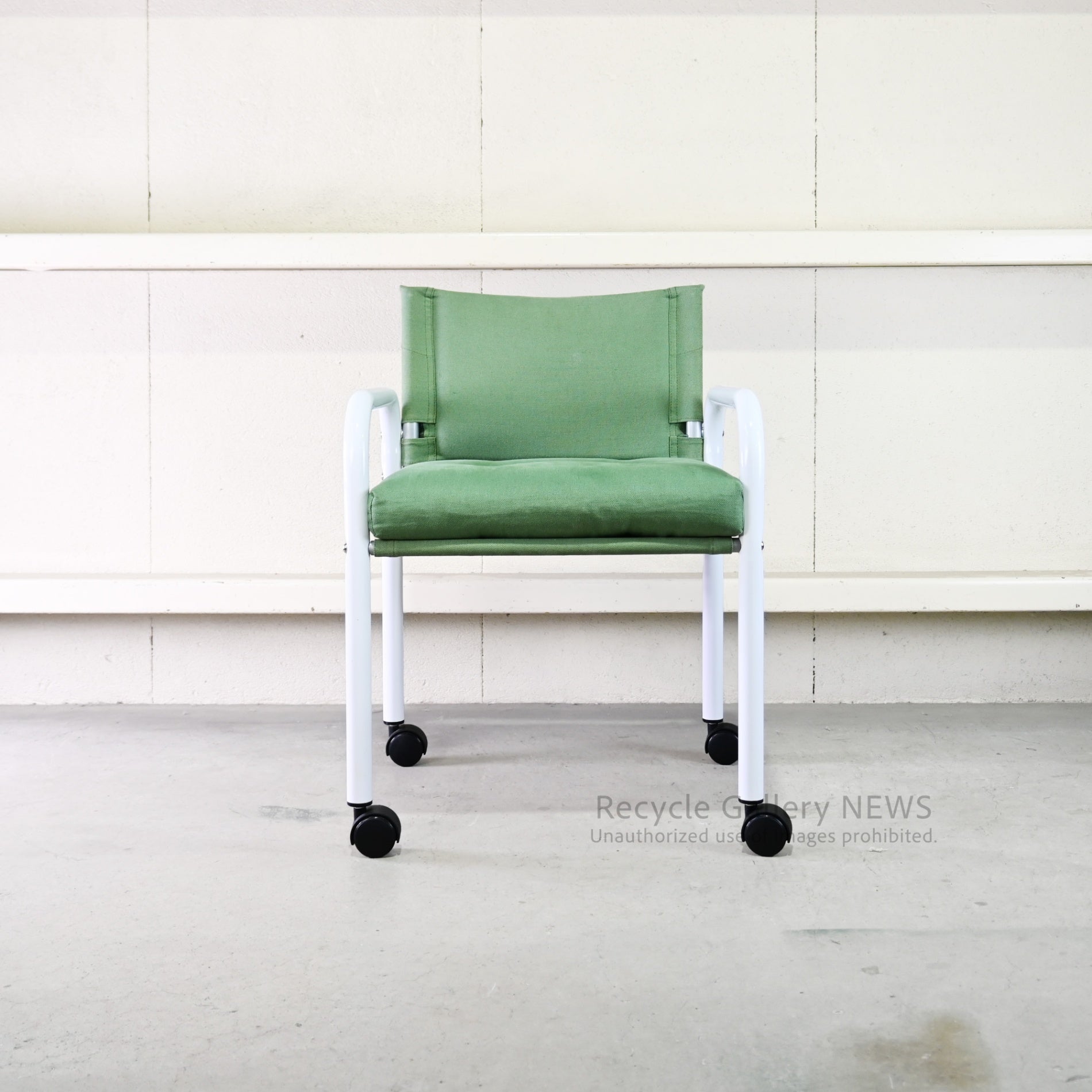 Innovator  Captain Chair Green Color Wood  Metal Sweden Scandinavian Modern Mid-Century / イノベーター キャプテン チェア 緑色 木 金属 スウェーデン 北欧モダン ミッドセンチュリー