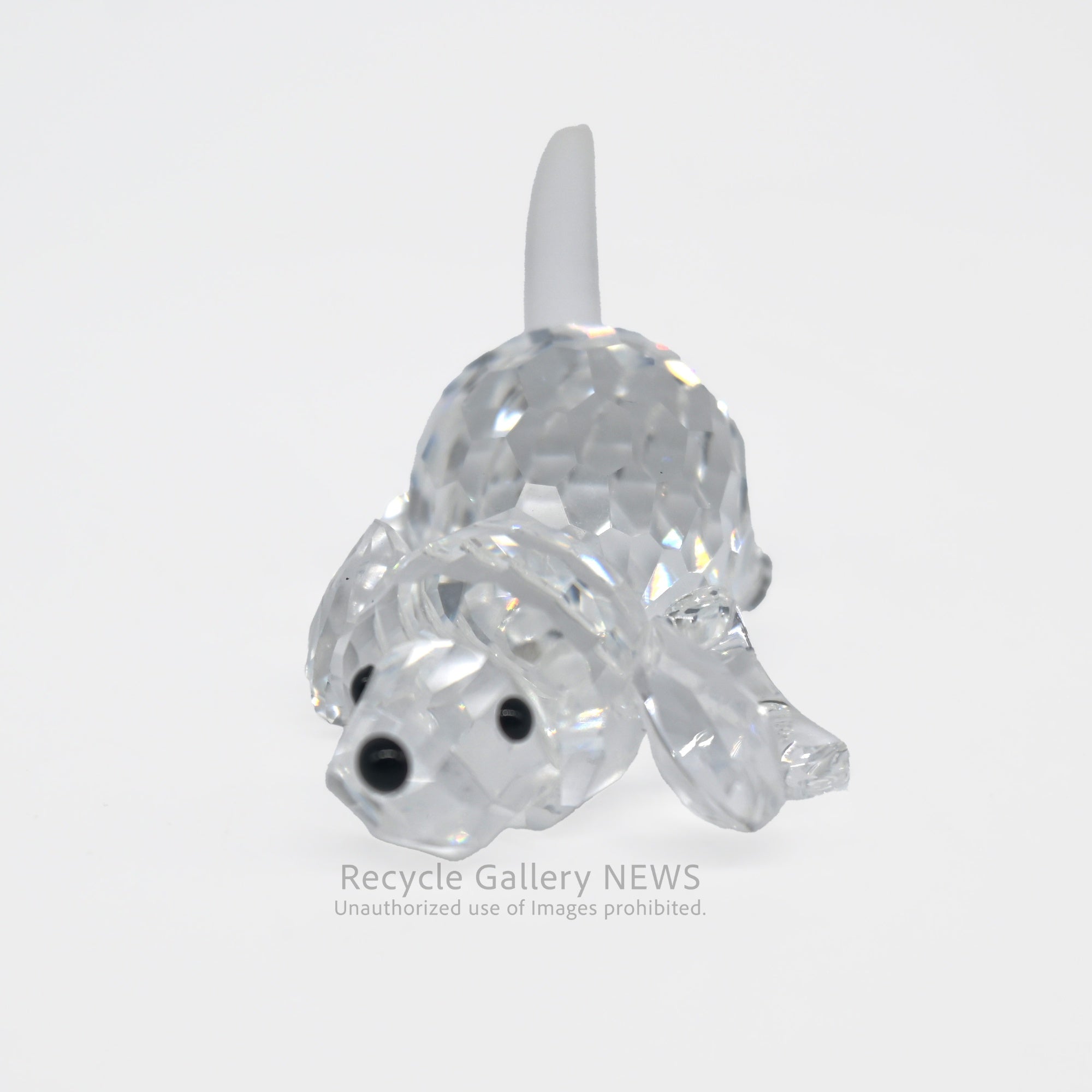 Retired Swarovski Crystal "Lying Beagle" Figurine Austrian Animal Motif / スワロフスキー 伏せビーグル 廃盤品 オーストリア クリスタルガラス 動物モチーフ