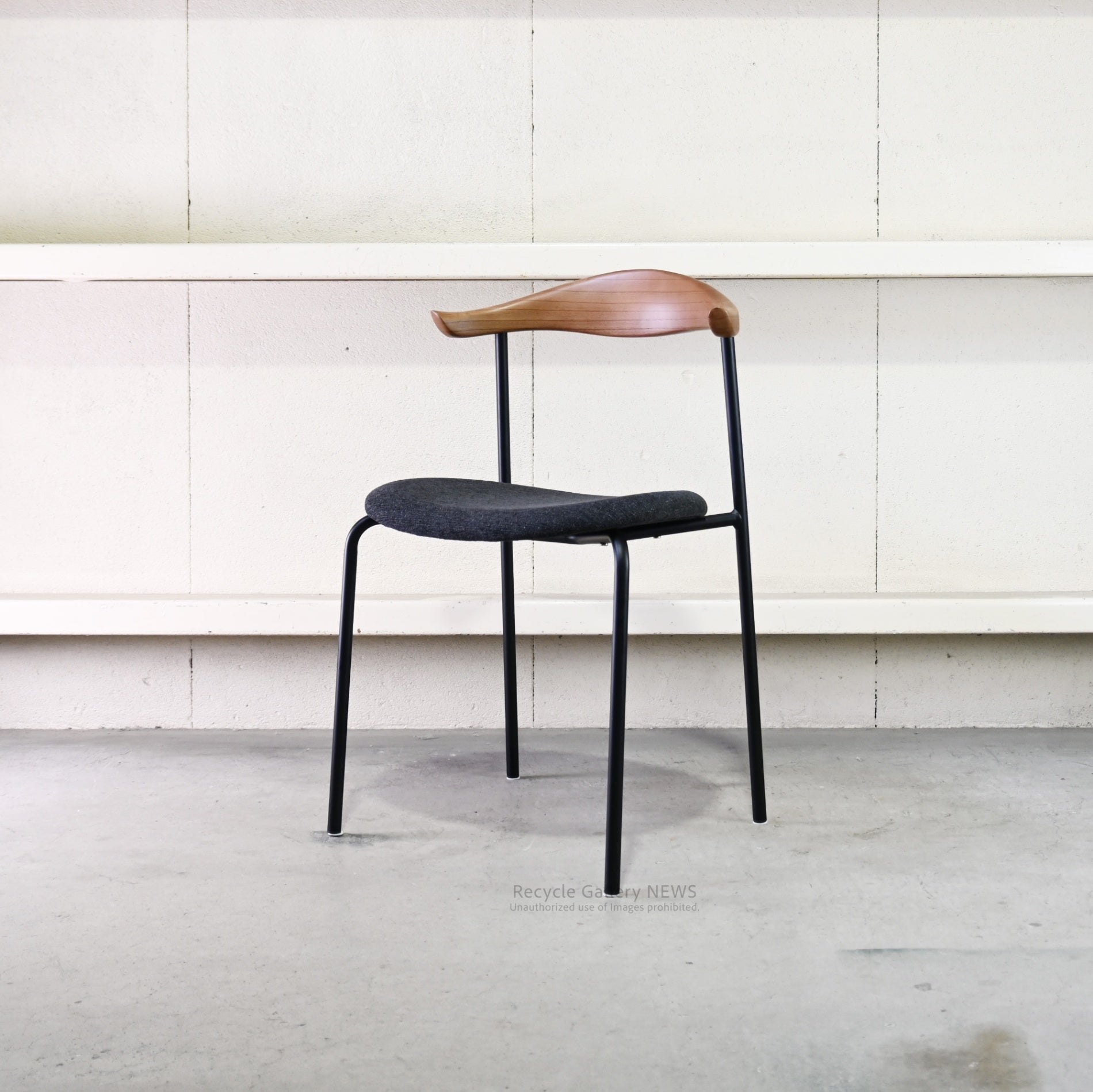 Seki Furniture Atom Chair Black Wooden  Steel  Industrial  Vintage  Cafe style / 関家具 アトムチェア 座面黒色 木材 スチール インダストリアル ヴィンテージ カフェスタイル