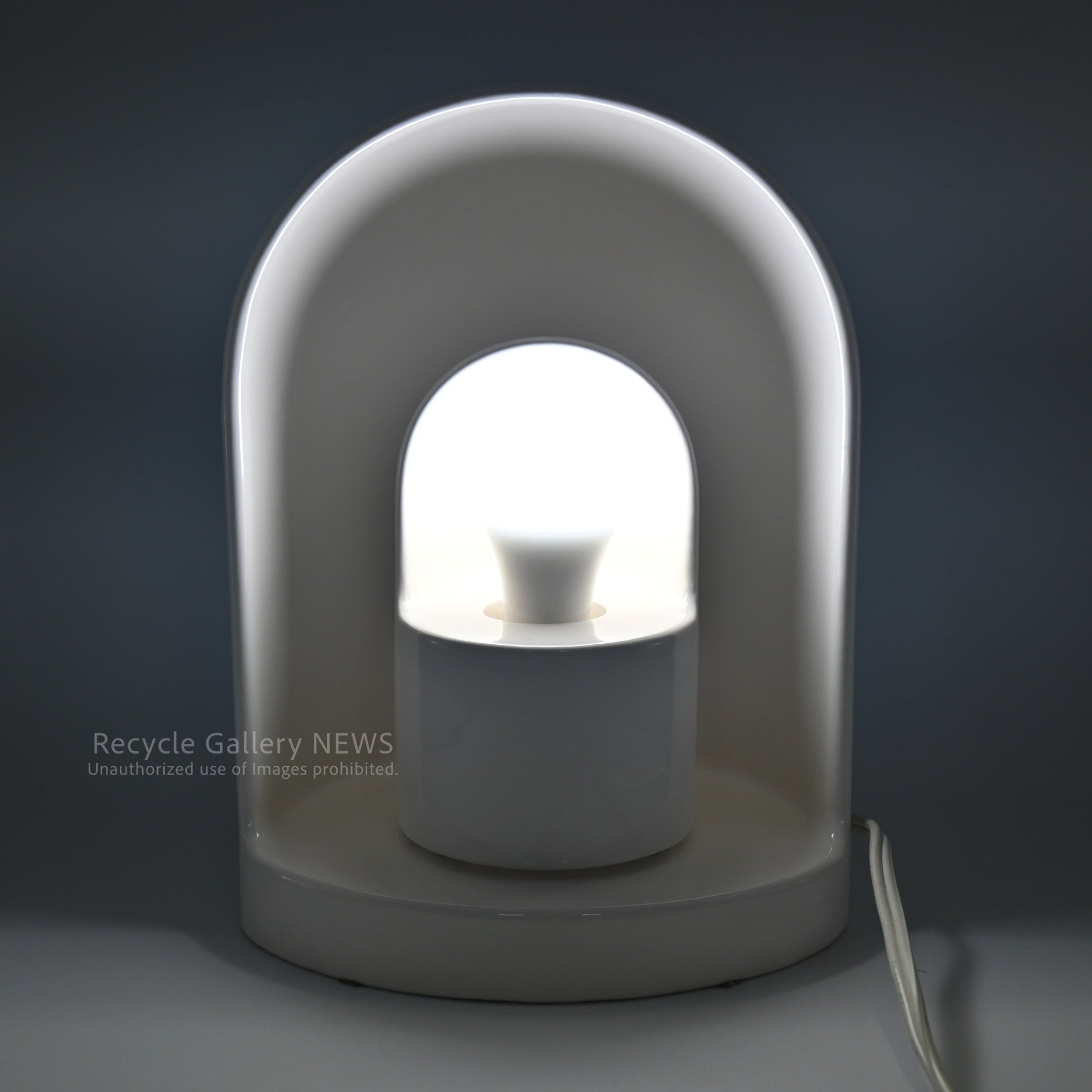 Yamagiwa CERAMICA Japan White Table Lamp Mid Century Modern Art Piece 1983/ ヤマギワ セラミカ テーブルランプ 日本 白色 ミッドセンチュリー アートピース 1983年製