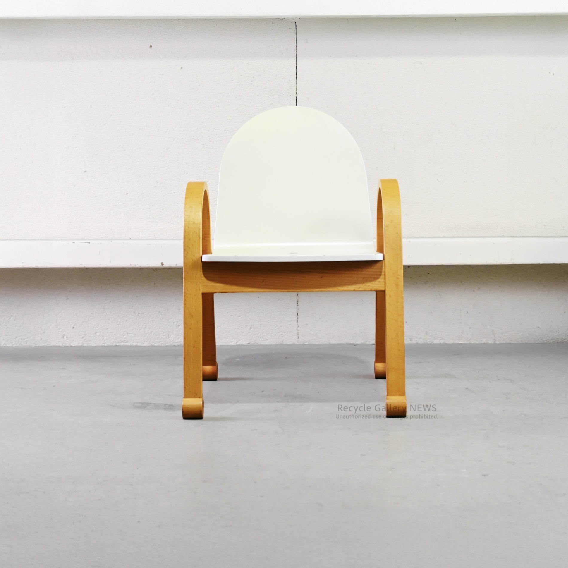 Nisshin Mokko ac-cent Kids chair White Japan / 日進木工 アクセント キッズチェア ホワイト 日本