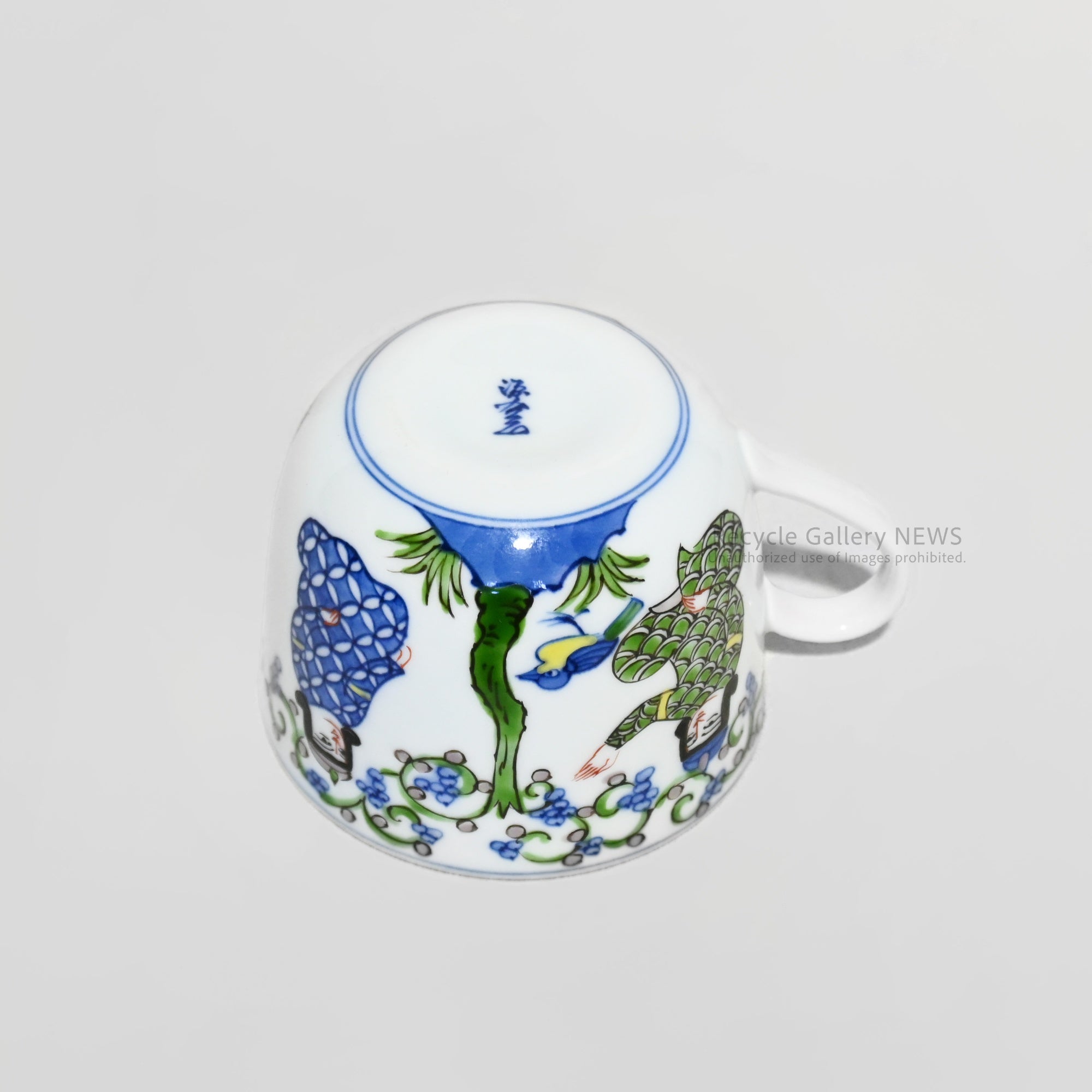 源右衛門 染綿 ミナイ手樹下美人 カップ＆ソーサー エナメル / Genemon Kiln Somenishiki Minai-te Lady Under a Tree Cup and saucer Enamel