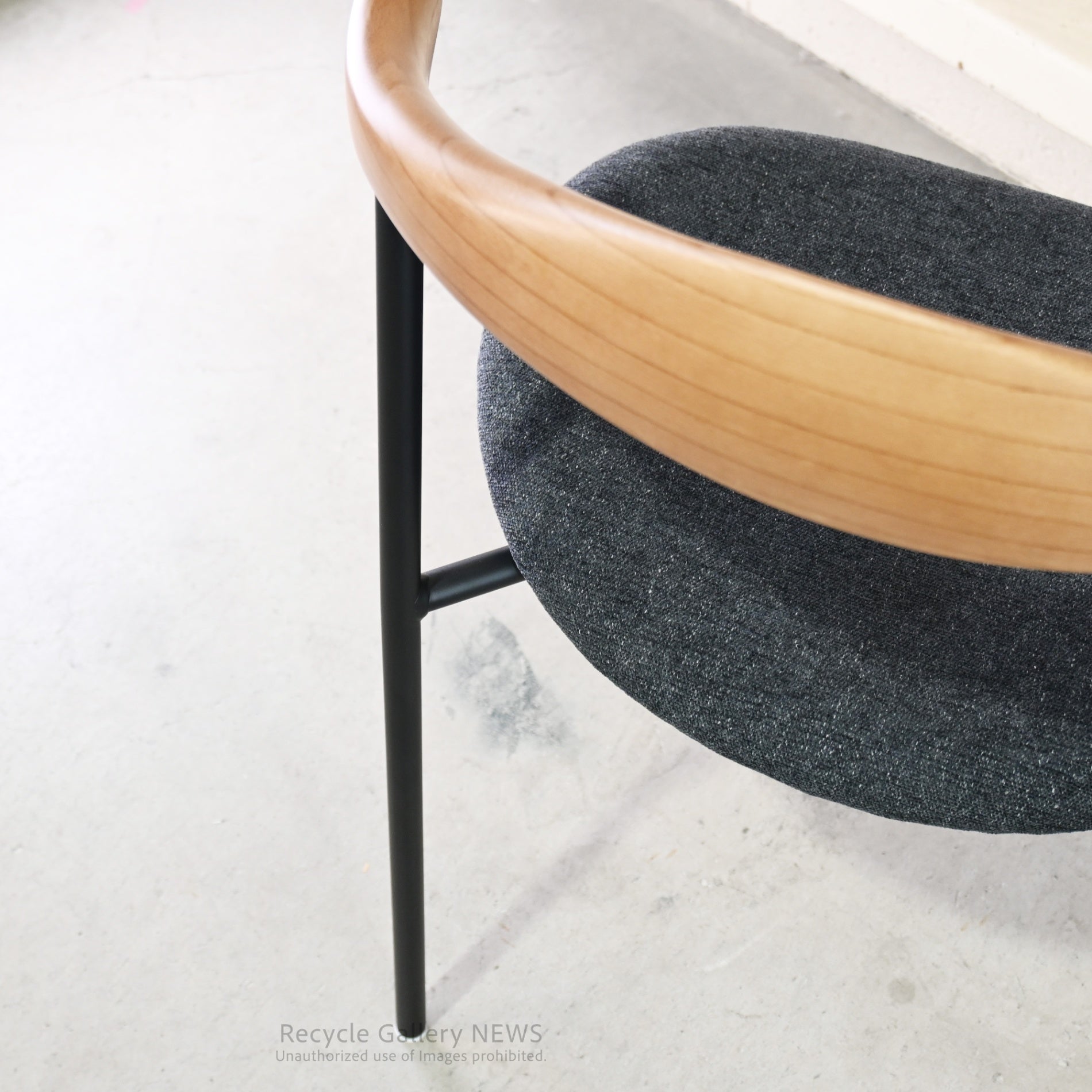 Seki Furniture Atom Chair Black Wooden  Steel  Industrial  Vintage  Cafe style / 関家具 アトムチェア 座面黒色 木材 スチール インダストリアル ヴィンテージ カフェスタイル