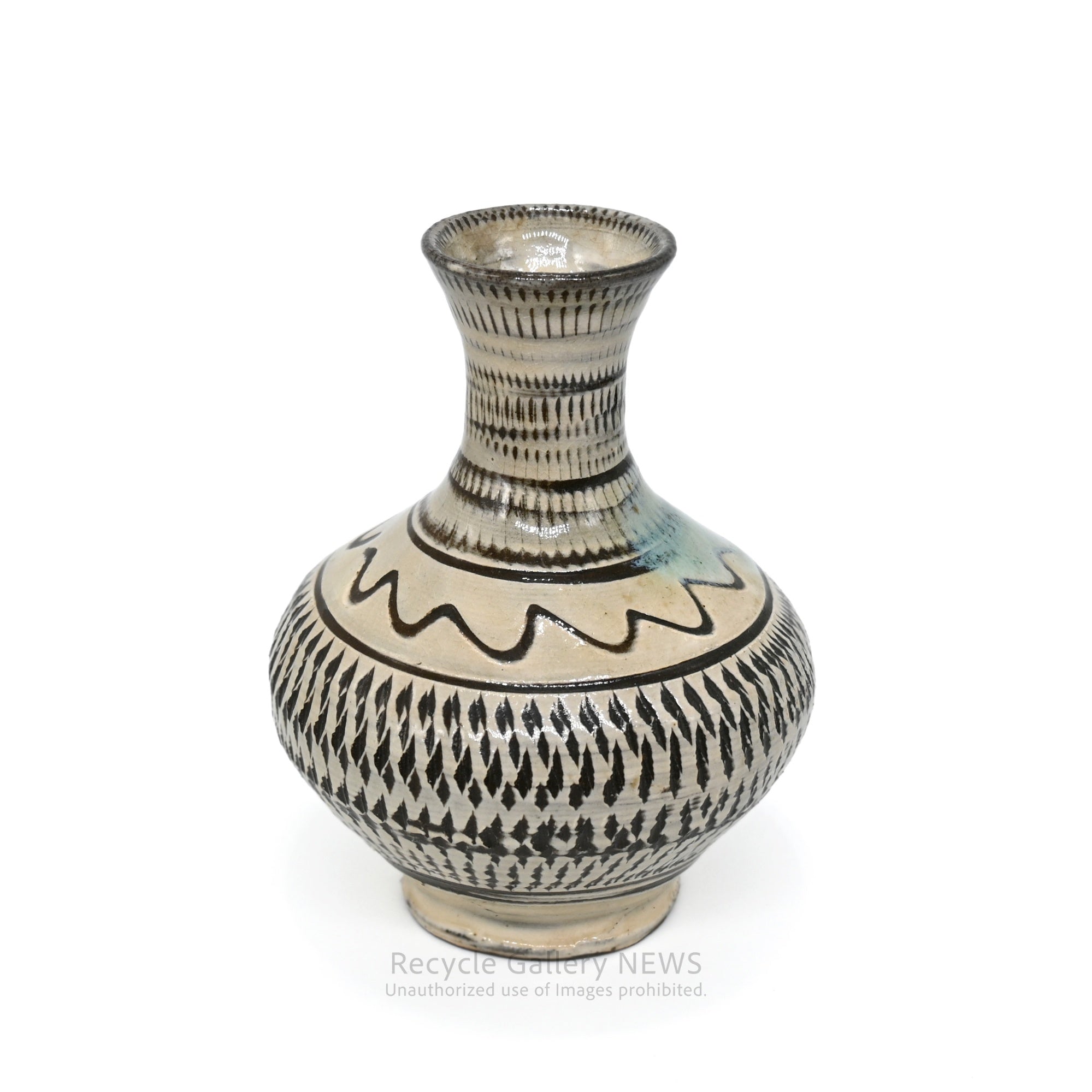 Onta Ware Tobikanna Bud Vase Ivory Brown Modern Japanese Folk Craft / 大分 小鹿田焼 飛び鉋 一輪挿 花瓶 アイボリー ブラウン 伝統工芸 和モダン
