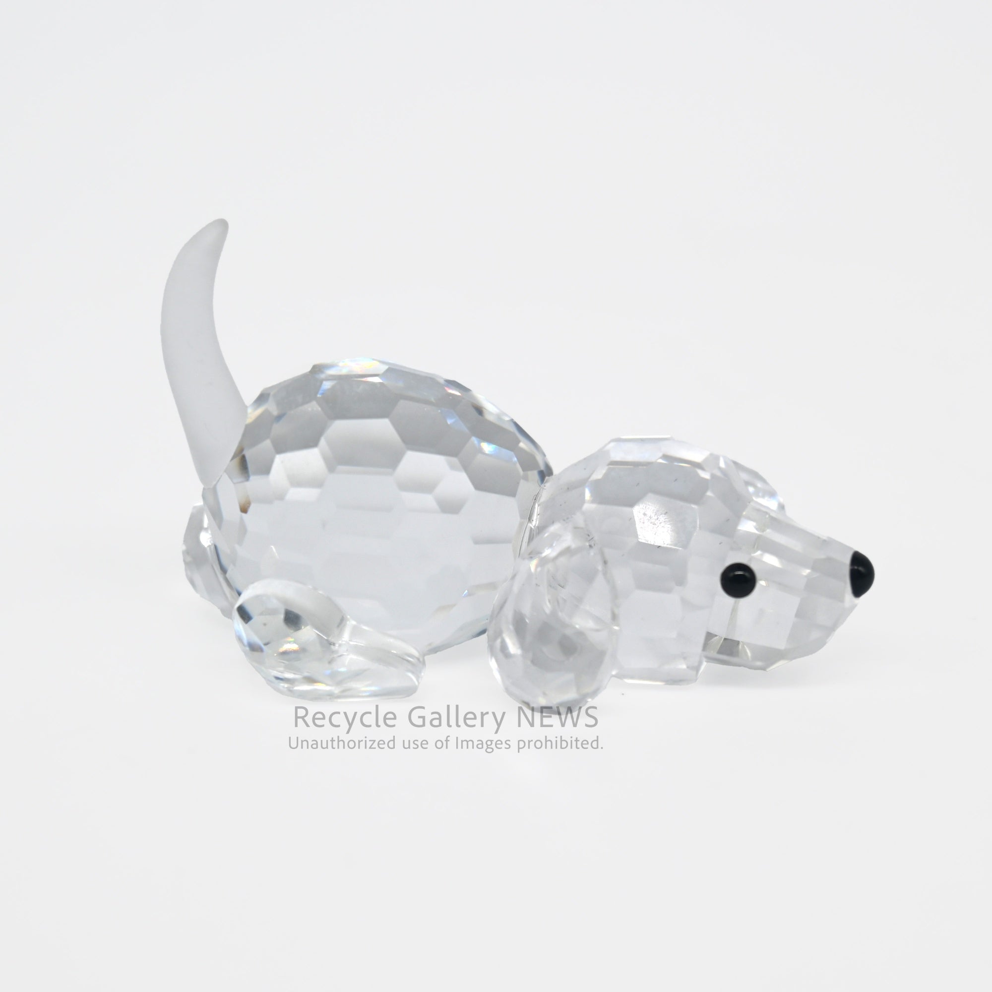 Retired Swarovski Crystal "Lying Beagle" Figurine Austrian Animal Motif / スワロフスキー 伏せビーグル 廃盤品 オーストリア クリスタルガラス 動物モチーフ