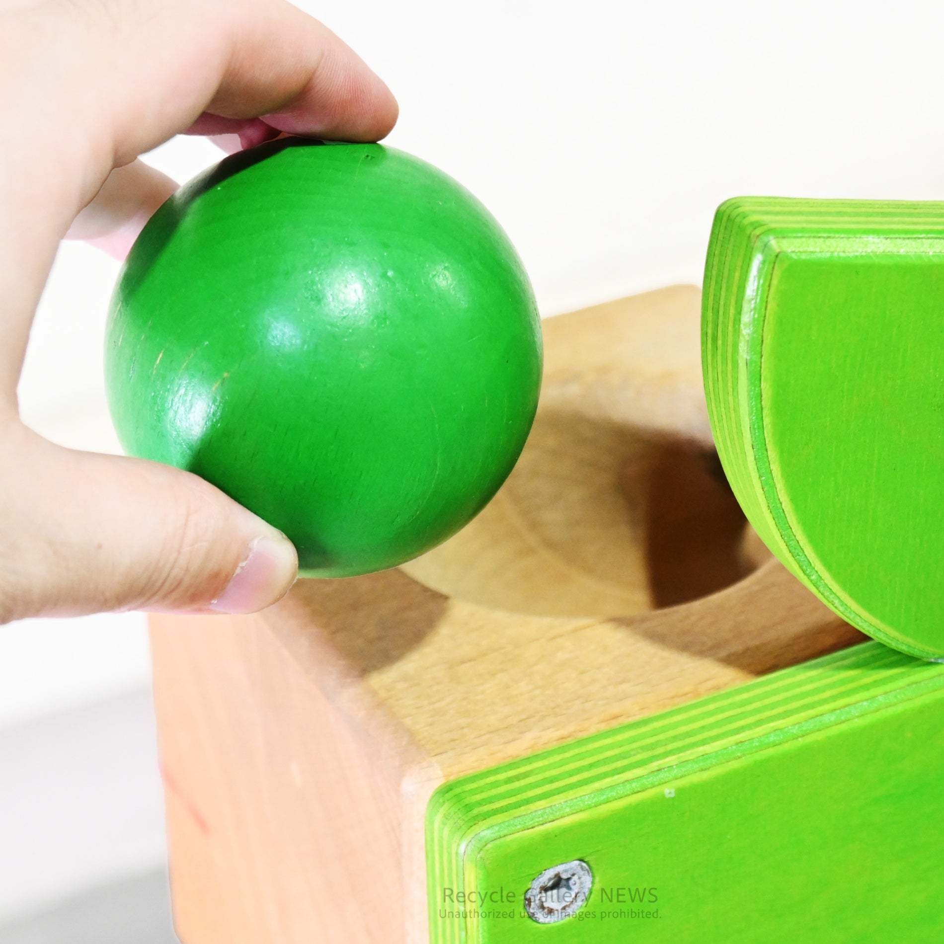 Bornelund Japanese Wooden Marble Run Educational Toy for All Ages / マーブルラン 木製 日本 知育玩具 オモチャ 全年齢