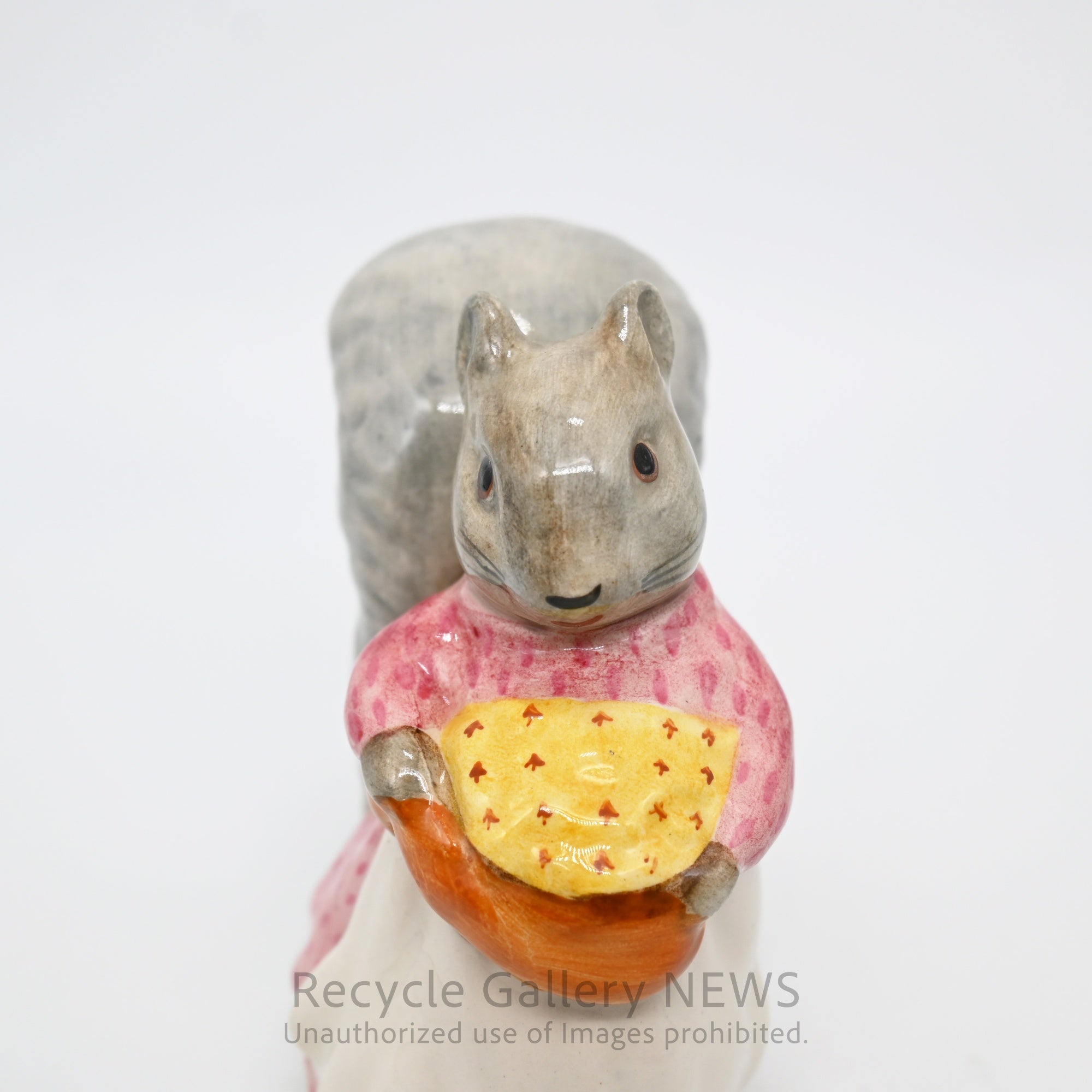 Beswick Peter Rabbit Timmy Tiptoes Goody Ceramic Figurine Gray Squirrel / ベスウィック ピーターラビット つまさきティミー グッディ 陶器 フィギュリン ハイイロリス