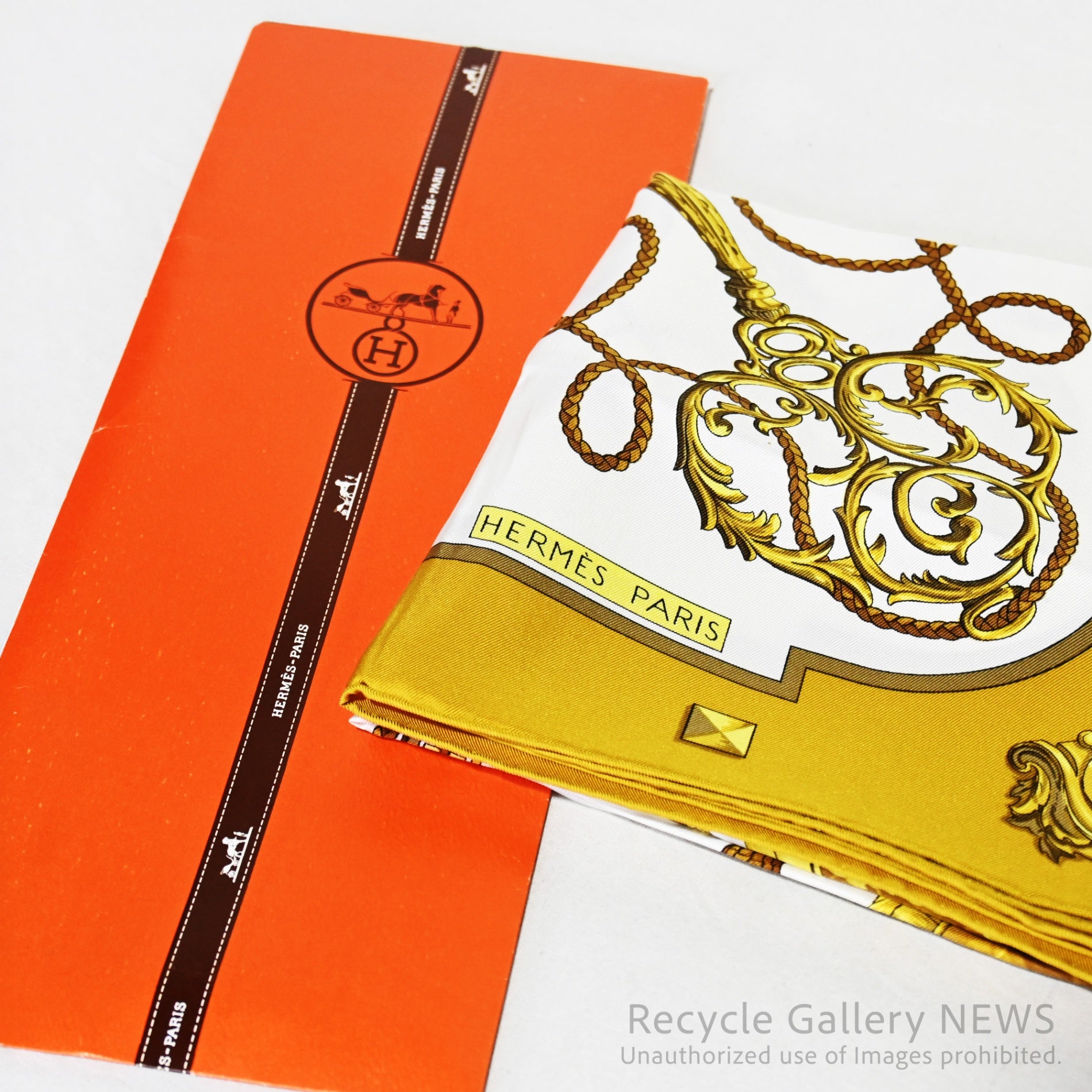 HERMES carré 90 Les Clés Yellow Gold Unused Vintage France