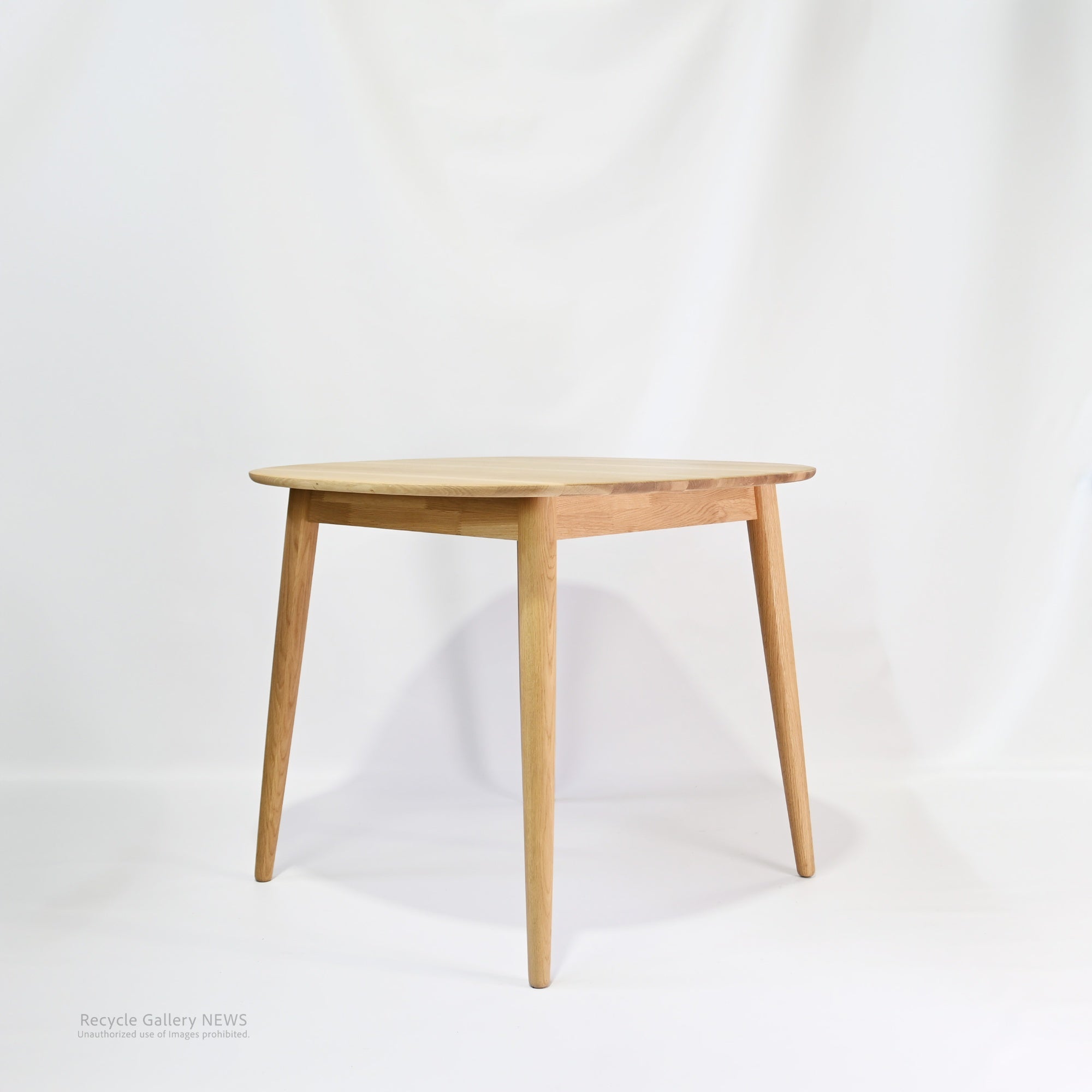 Karimoku New Standard 2-Seater Solid Wood Dining Table Minimalist Scandinavian Inspired Japan /　 カリモク 2Pダイニングセット 日本 ニュースタンダード 無垢材 北欧テイスト ミニマル