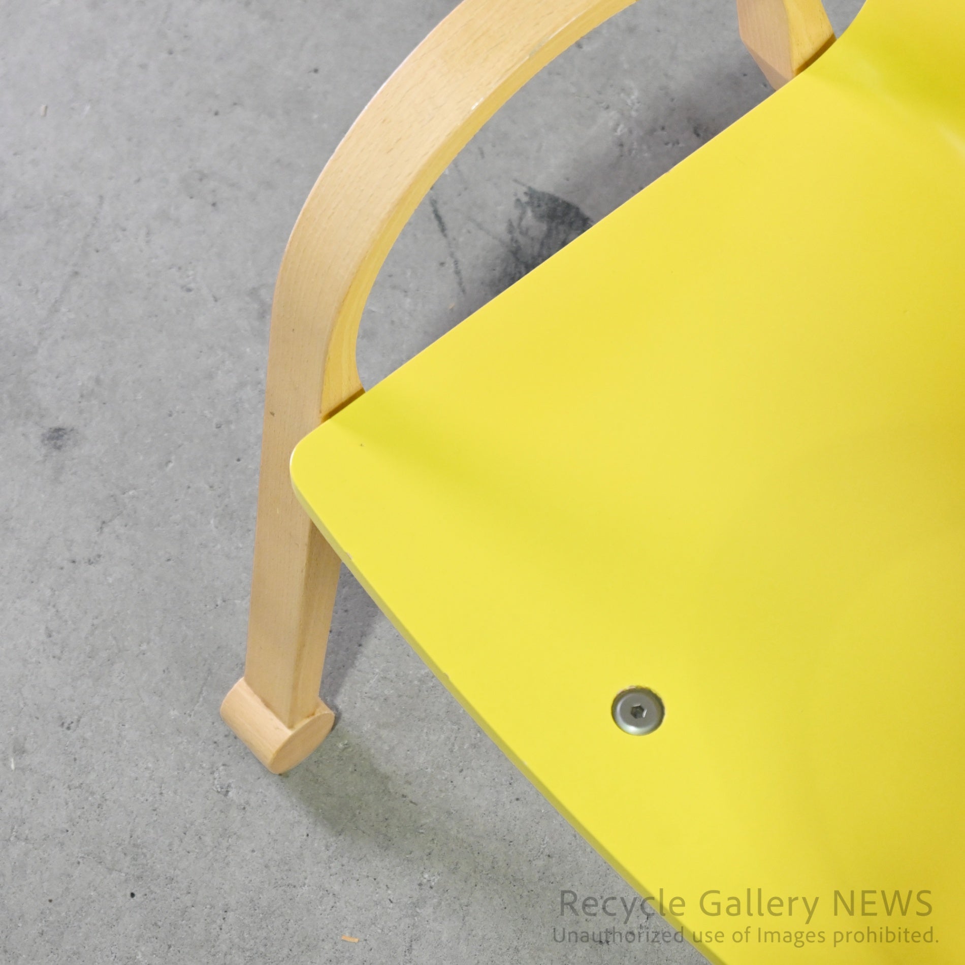 Nisshin Mokko ac-cent Kids chair Yellow Japan / 日進木工 アクセント キッズチェア イエロー 日本