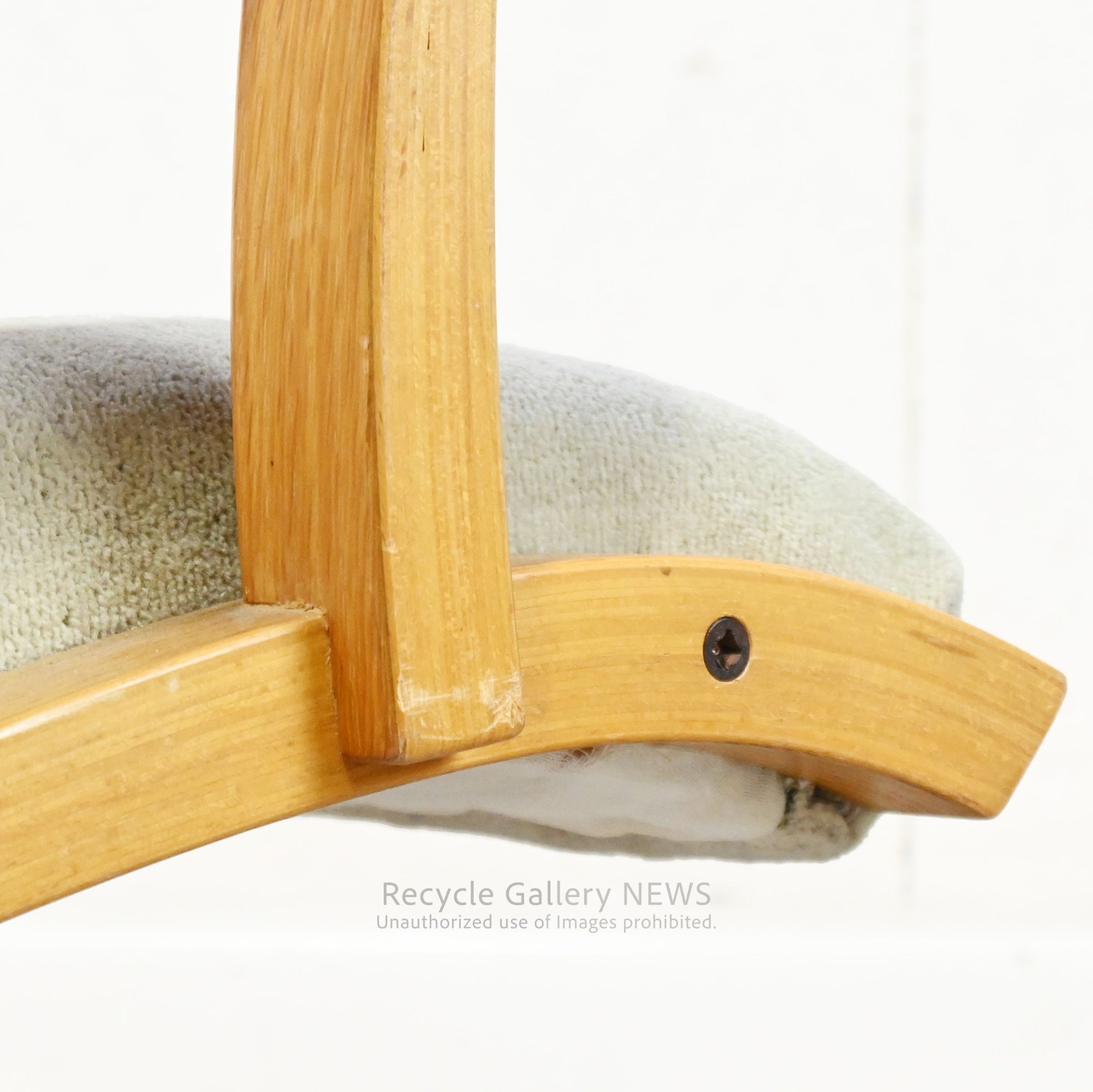 Discontinued Tendo Mokko "Heron" Low Back Chair by Mitsumasa Sugasawa Japanese Modern Masterpiece / 天童木工 ヘロン ローバックチェア 廃盤 日本 モダンデザイン 菅澤光政 傑作