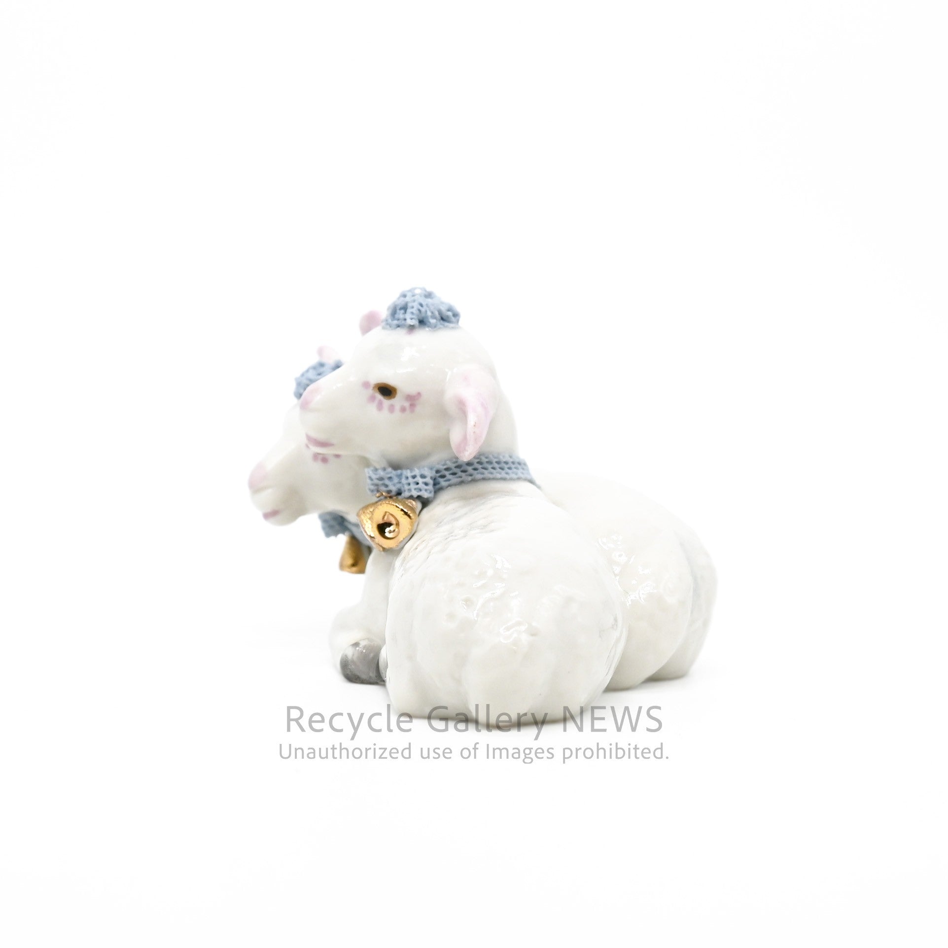 Irish Dresden Lace Porcelain White Lamb Figurine / アイリッシュ・ドレスデン 羊モチーフ 磁器 フィギュリン レース磁器 白 パステルカラー