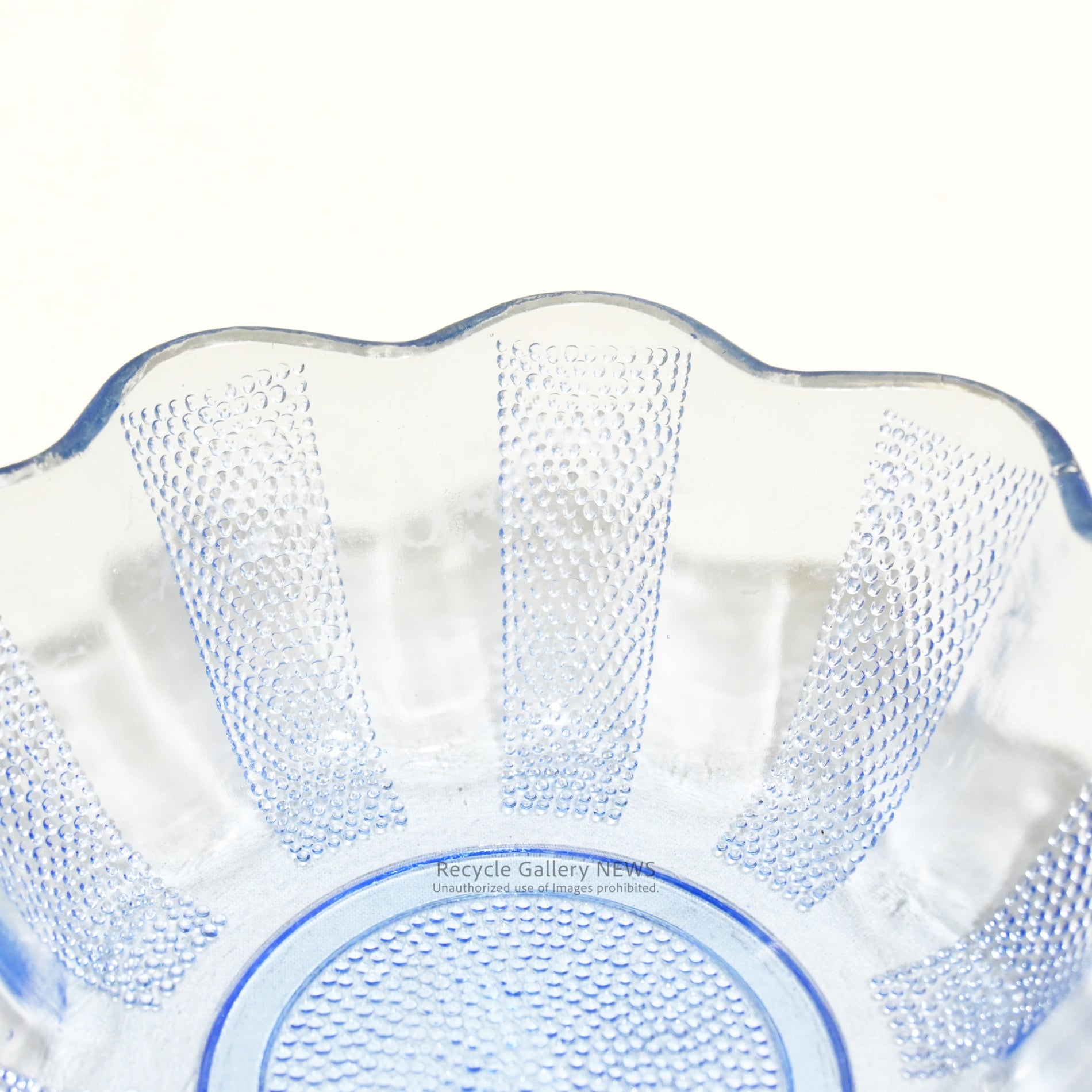 Vintage pressed glass Frilled design Blue Japanese Showa retro style / ヴィンテージ プレスガラス フリル型 ブルー 昭和レトロ