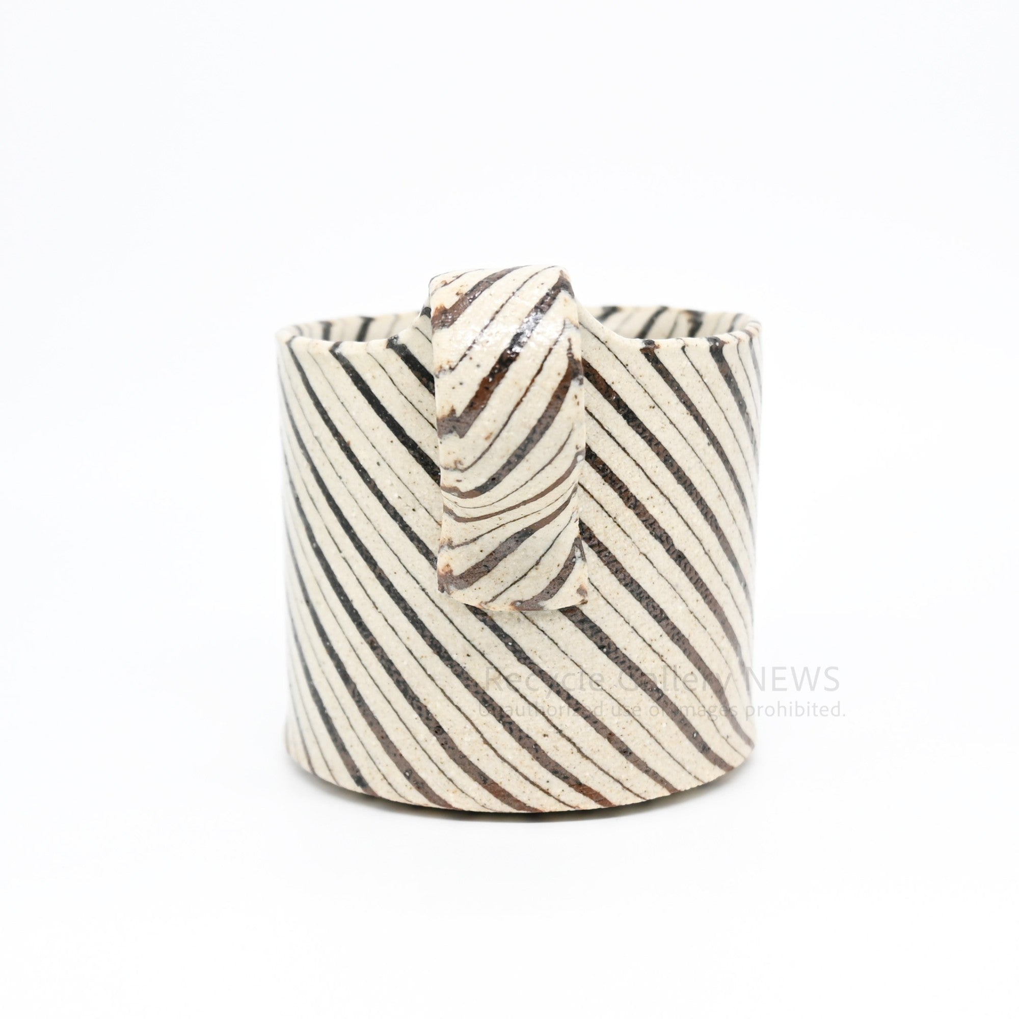 Yusuke Aida Oshino Kiln Nerikomi Clay Seam "SHIGURE" Cup&Saucer Contemporary Japanese Ceramics Ivory Brown Stripe Pattern / 會田雄亮 忍野窯 練上 碗皿 「時雨」カップ＆ソーサー コーヒーカップ 陶器 現代陶芸 和モダン クリーム ブラウン ストライプ