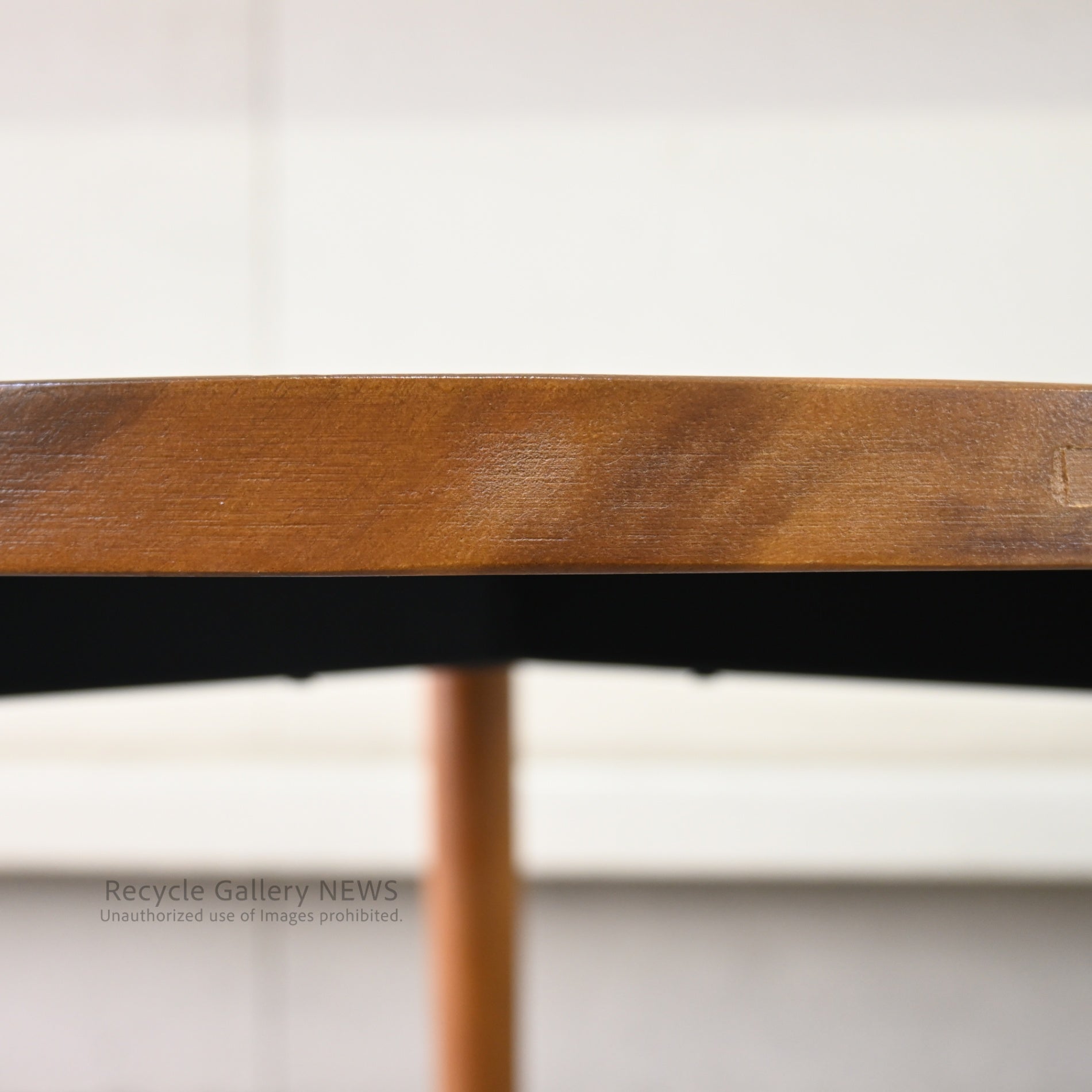 AZUMAYA Round Monkey Pod Side Table　Solid Wood Brown Grain pattern / AZUMAYA モンキーポッド ラウンドサイドテーブル 無垢材 茶色 木目