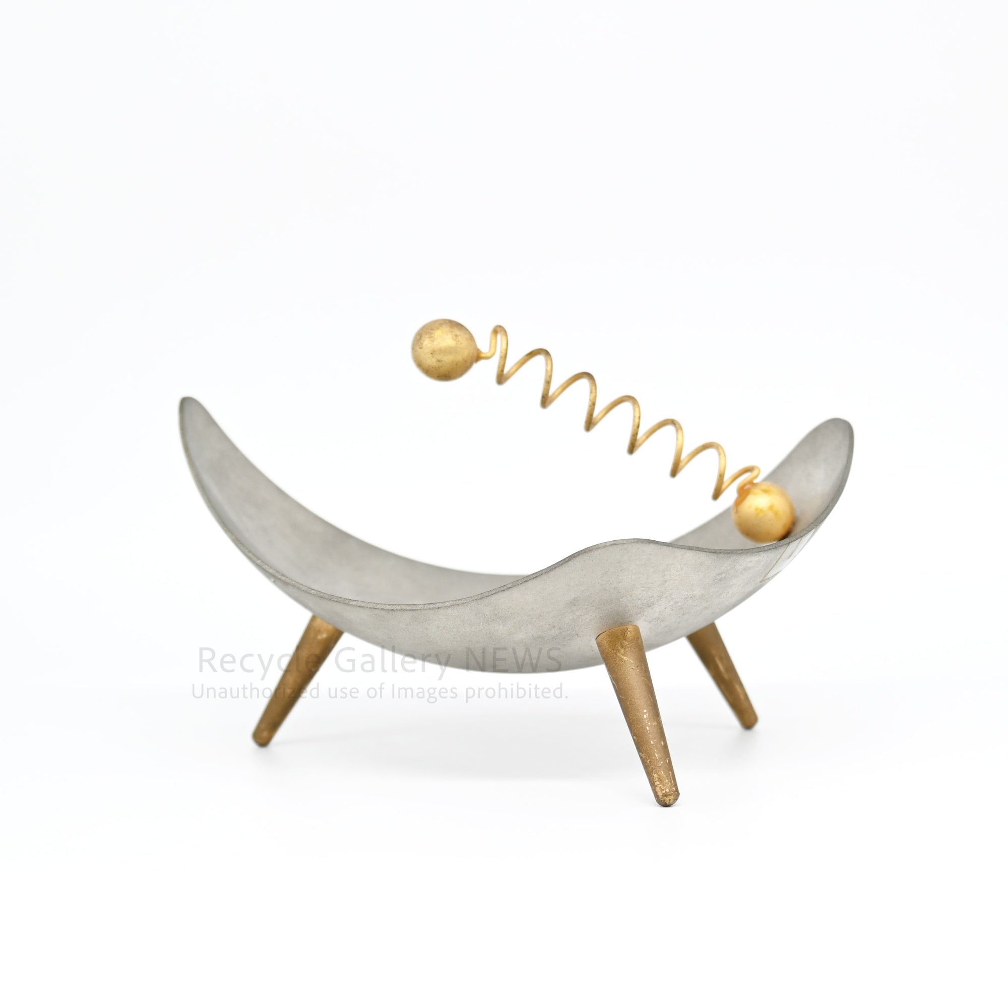 Vintage Mid Century Crescent-shaped Metal Ash Tray Silver Gold  Art Object / ミッドセンチュリーデザイン 半月型 アッシュトレイ 灰皿 メタルトレイ オブジェ シルバー ゴールド