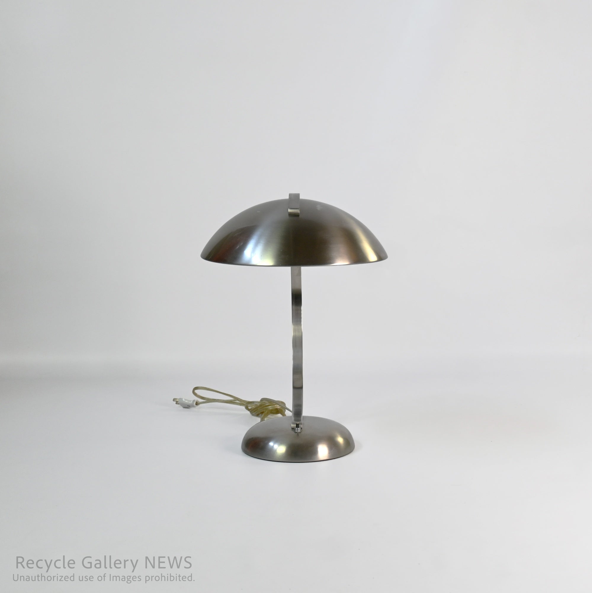 chrome desk lamp Rugged Industrial lamp Space Age Minimalist Design / クローム デスク ランプ スペースエイジ  無骨 インダストリアル ミニマル