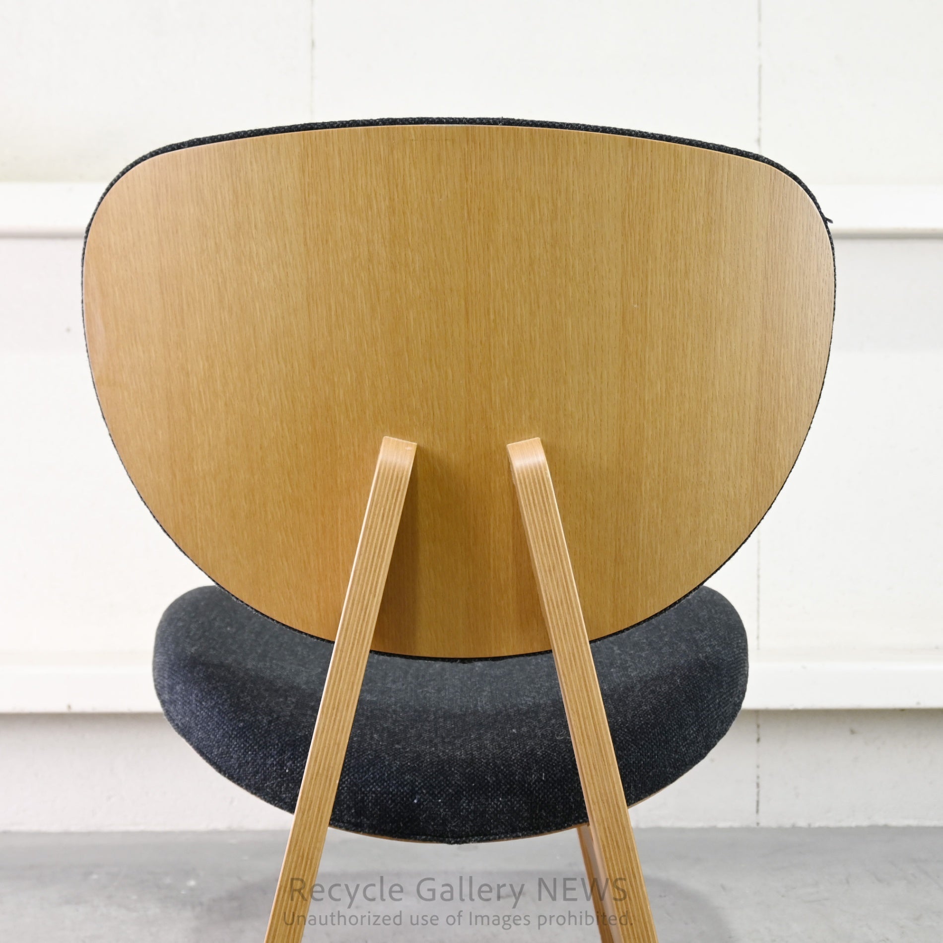 Tendo Mokko Wooden Low Chair by Daisaku Choh  Junzo Sakakura Japanese Modern / 天童木工 中座椅子 木製 長大作 坂倉準三 ジャパニーズモダン