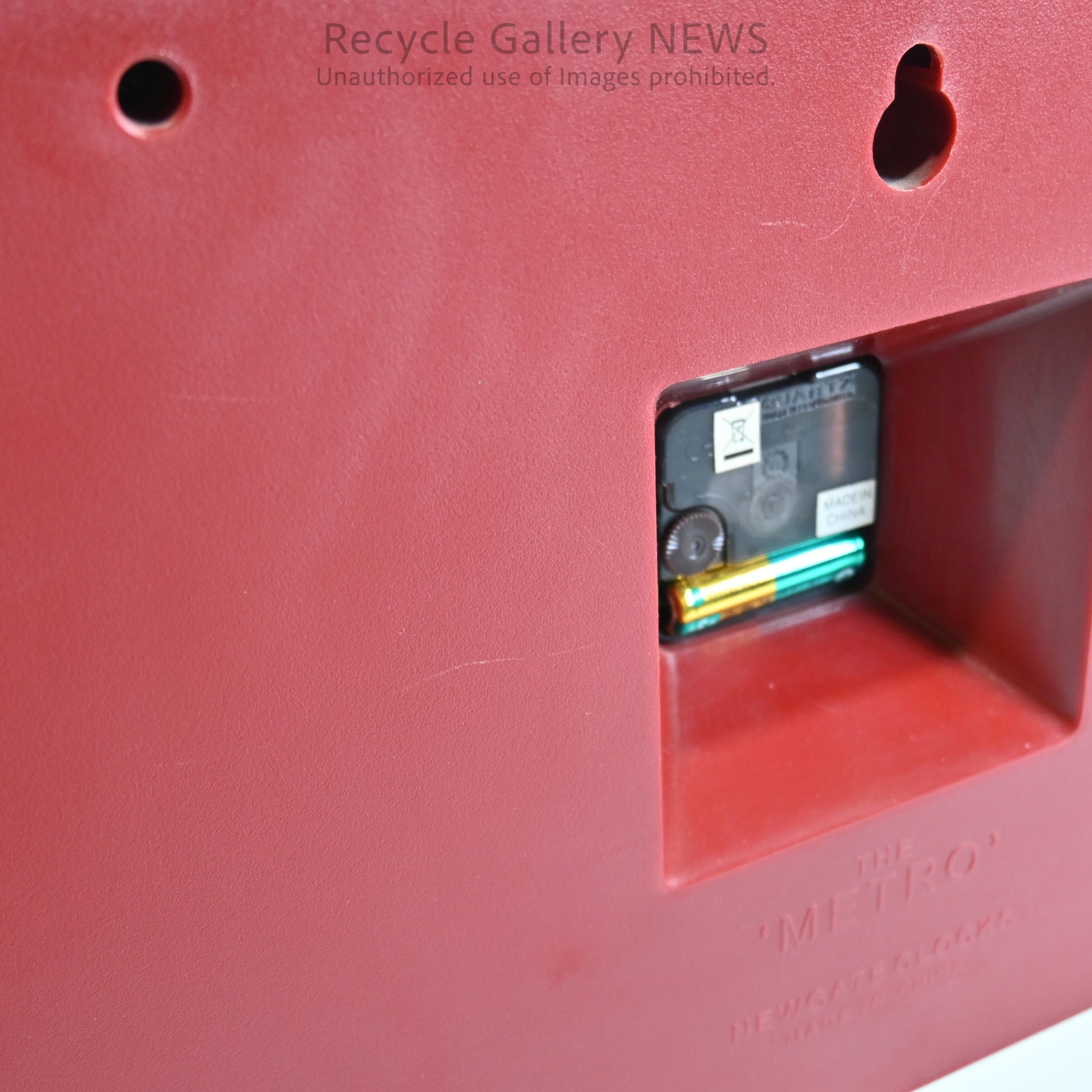 NEWGATE "METRO" Wall Clock Red / ニューゲート "メトロ" 壁掛け時計 赤
