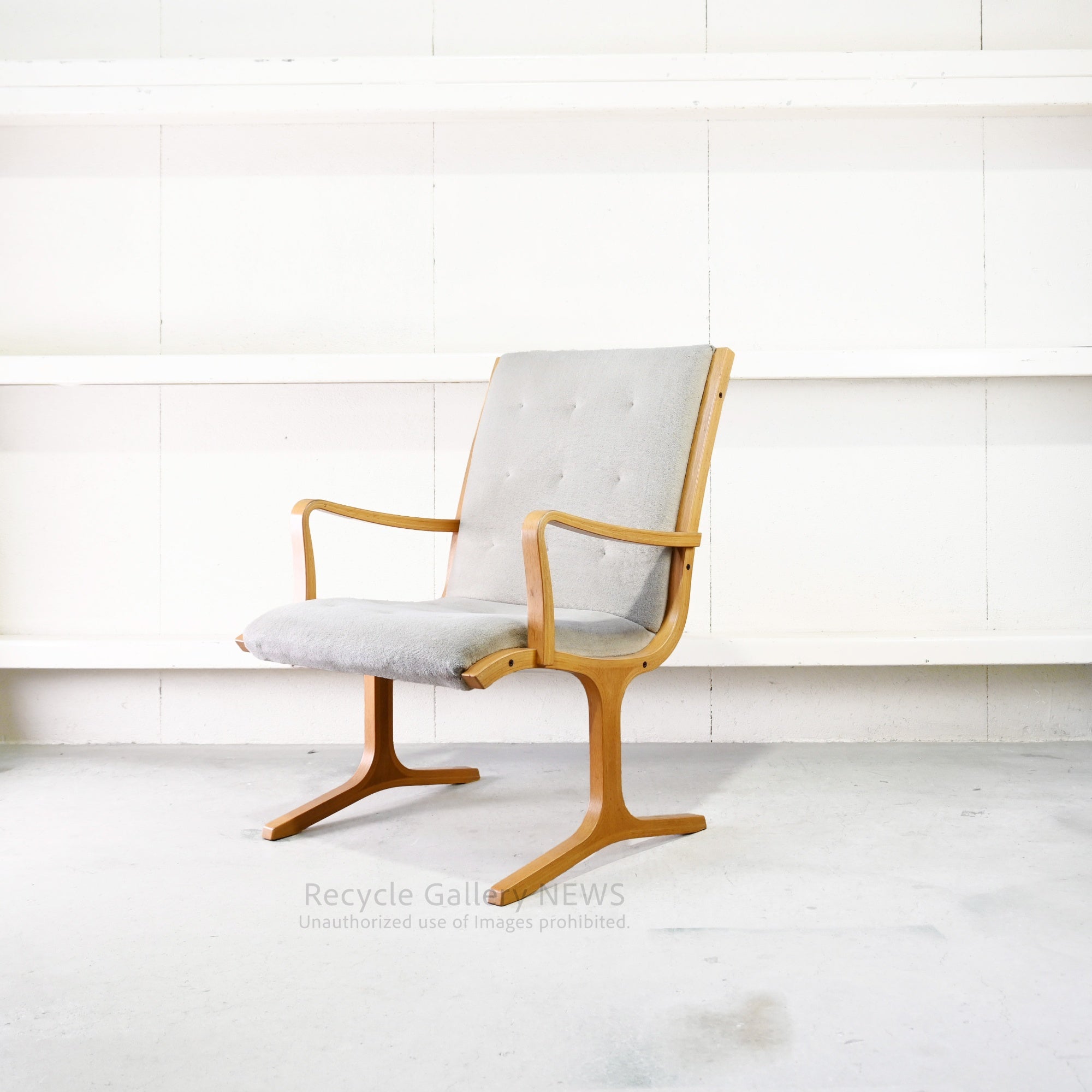 Discontinued Tendo Mokko "Heron" Low Back Chair by Mitsumasa Sugasawa Japanese Modern Masterpiece / 天童木工 ヘロン ローバックチェア 廃盤 日本 モダンデザイン 菅澤光政 傑作