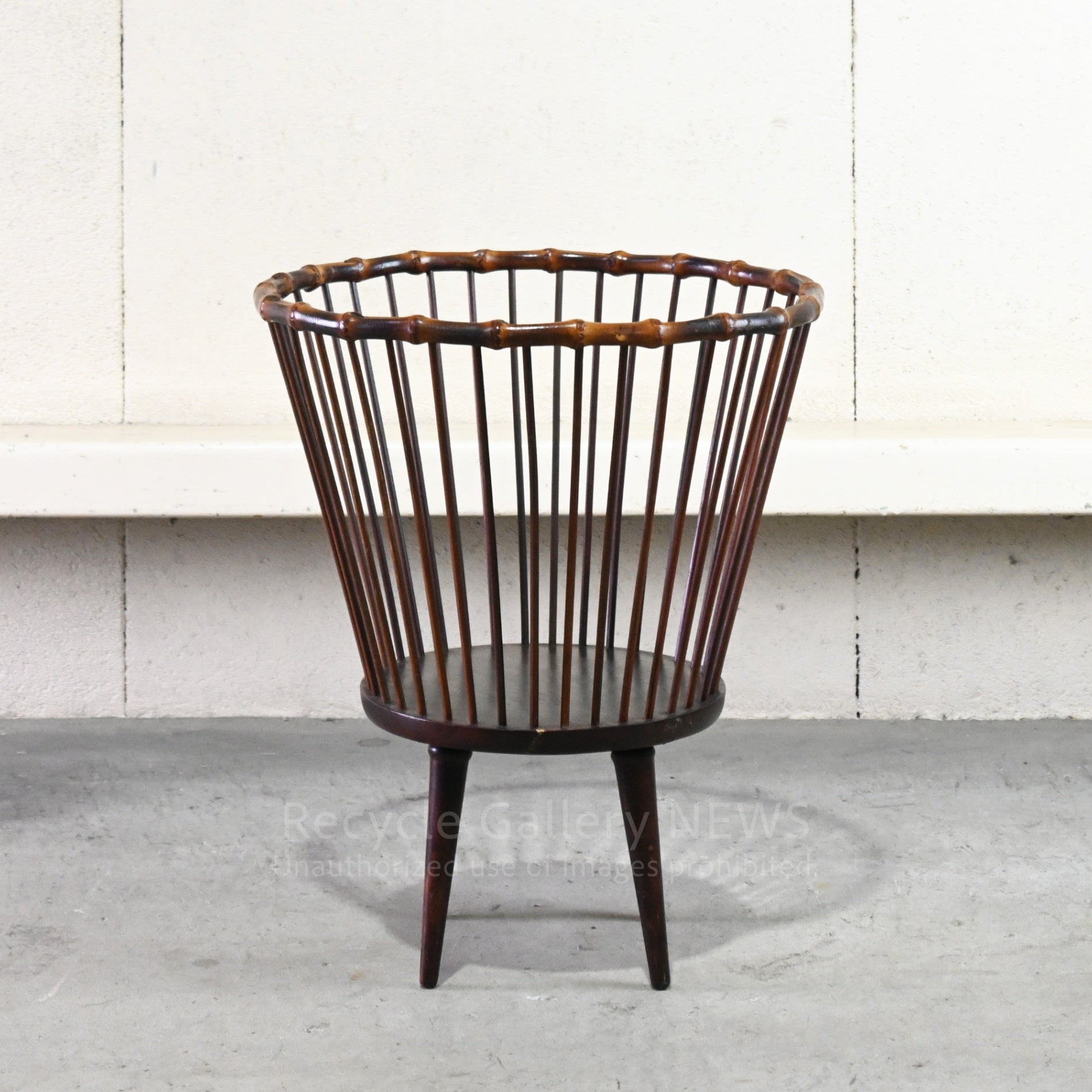 Vintage Wood & Bamboo Basket Dark Brown Magazine Rack Planter Covers Boho interior Crafts Japanese Modern / ヴィンテージ 木竹脚付きバスケット ダークブラウン マガジンラック プランターカバー 民芸 和モダン アジアンインテリア
