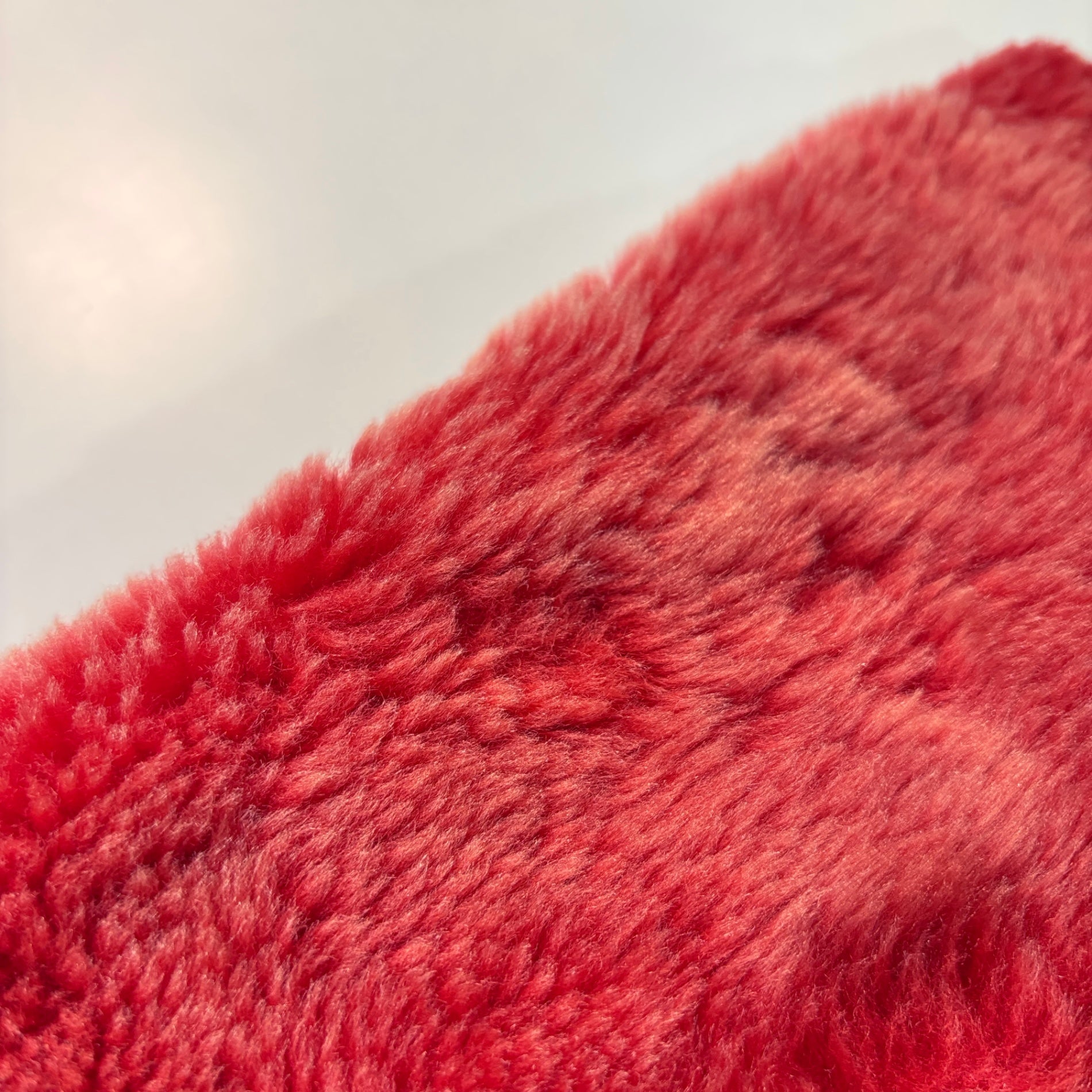 Red sheepskin rug / ムートンラグ 赤 羊 絨毯