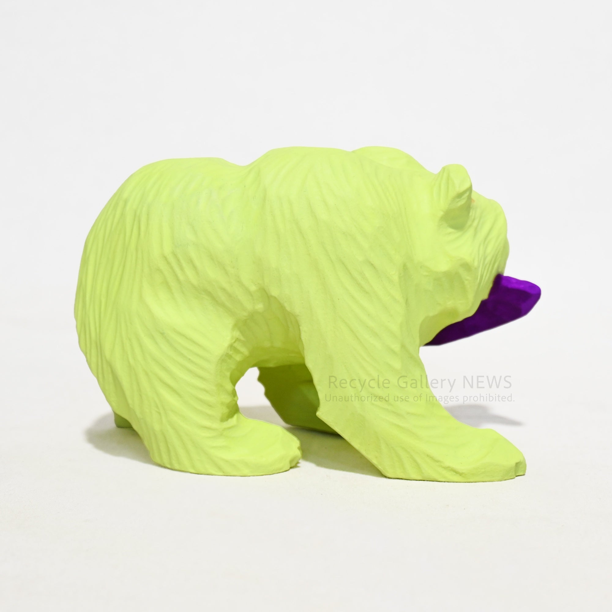 Repainted wooden carved bear Neon yellow Colorful objet Japanese traditional craft / 木彫りの熊 Kibori kuma ネオンイエロー リペイント アート カラフル 置物 オブジェ 日本 北海道 伝統工芸