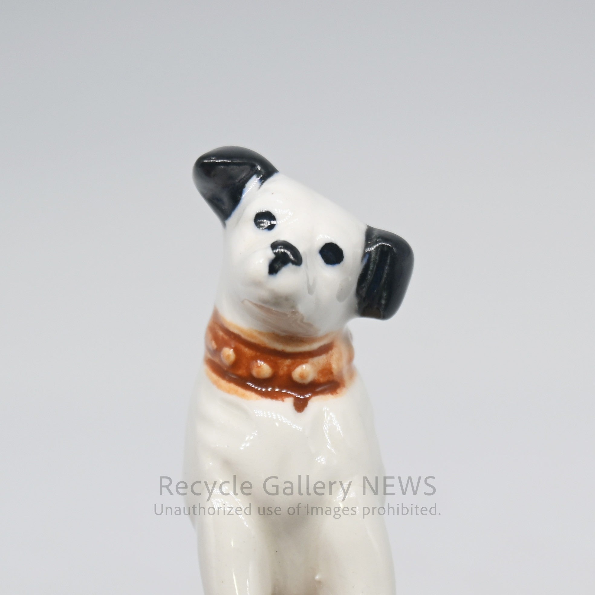 His Master's Voice "Nipper" Hand-Painted Ceramic Dog Figurine Miniature Victor White / 『主人の声』ビクター犬 ニッパー ハンドペイント 陶器フィギュリン ミニチュア オブジェ 犬の置物 オーディオ レトロ 白