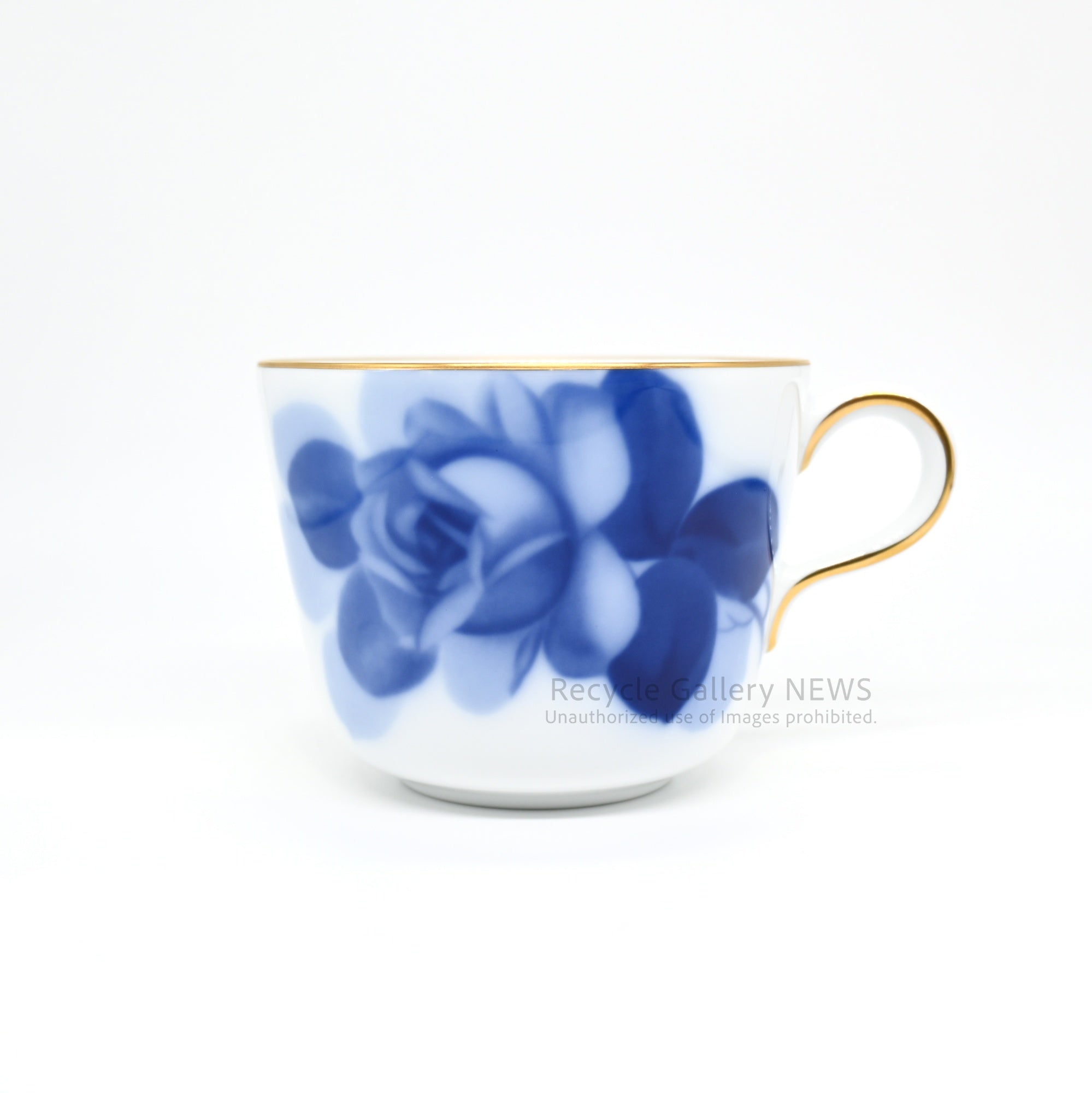 Okura Art China Blue Rose Morning Cup and Saucer White Tableware / 大倉陶園 ブルーローズ 8211 モーニングカップ＆ソーサー ペア 白 青 洋食器