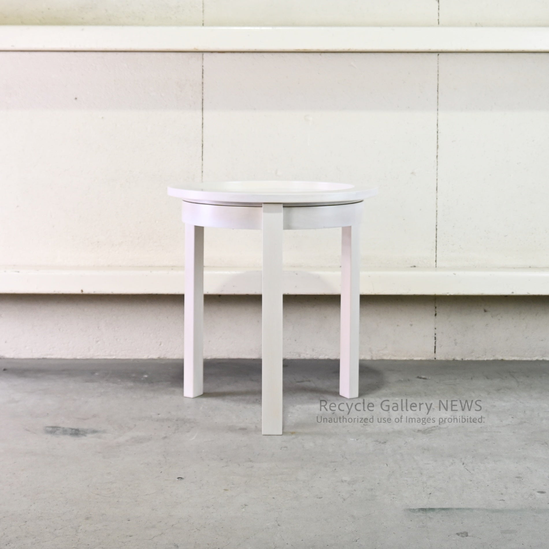 Cassina SELENE  Wooden Round Side Table Italy / カッシーナ セレーネ 木製 ラウンドサイドテーブル イタリア