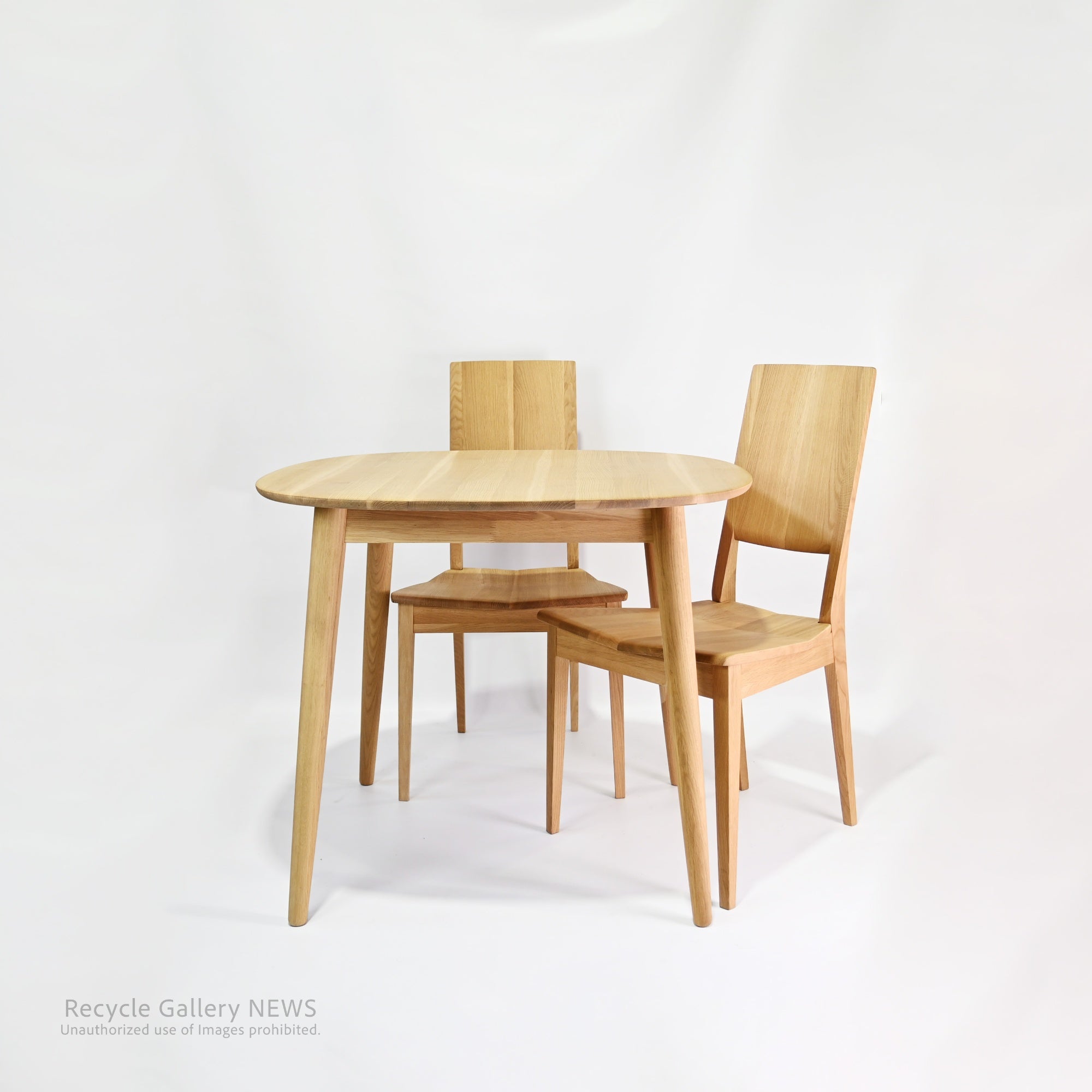Karimoku New Standard 2-Seater Solid Wood Dining Table Minimalist Scandinavian Inspired Japan /　 カリモク 2Pダイニングセット 日本 ニュースタンダード 無垢材 北欧テイスト ミニマル