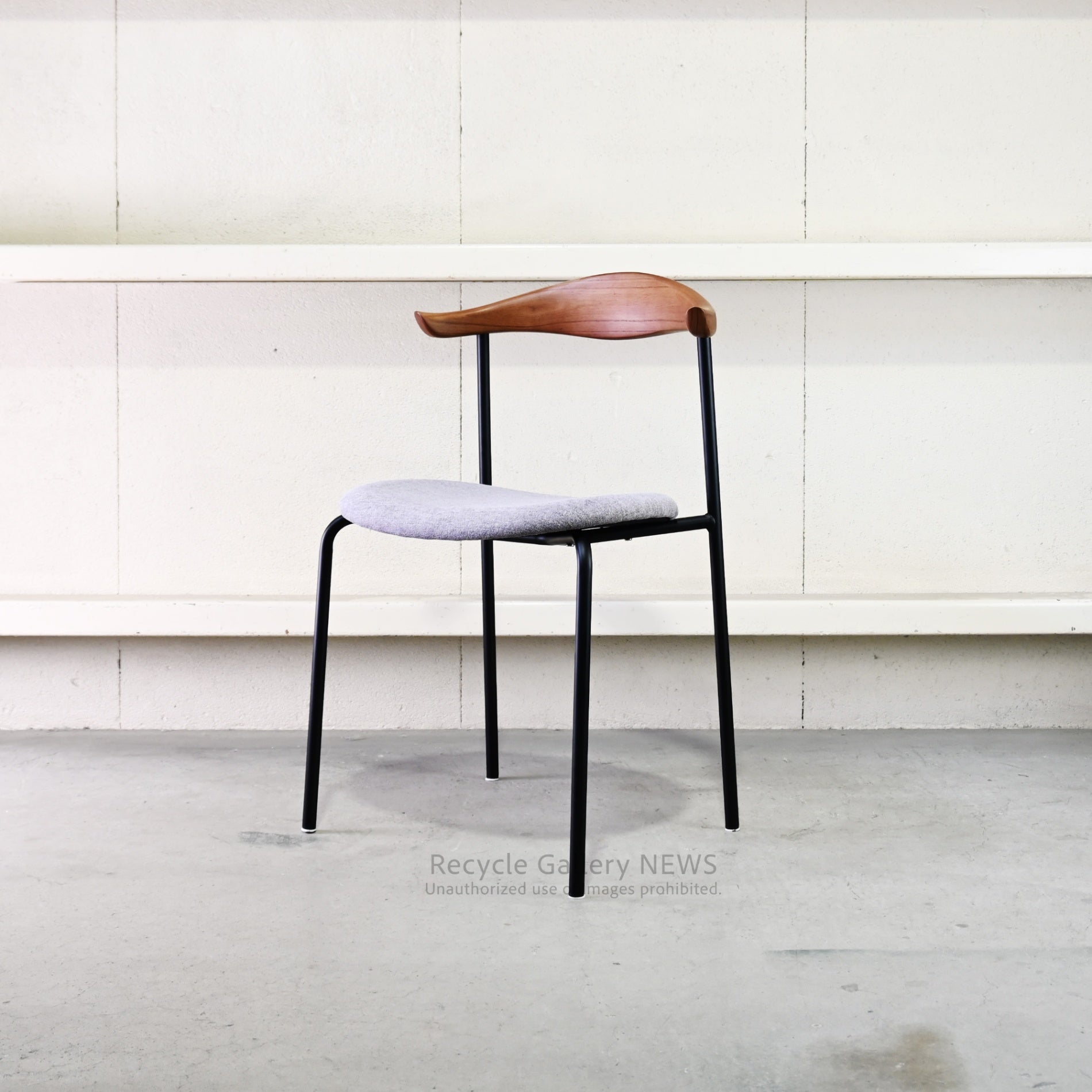 Seki Furniture Atom Chair Glay-White Wooden  Steel  Industrial  Vintage  Cafe style / 関家具 アトムチェア 座面グレーホワイト 木材 スチール インダストリアル ヴィンテージ カフェスタイル