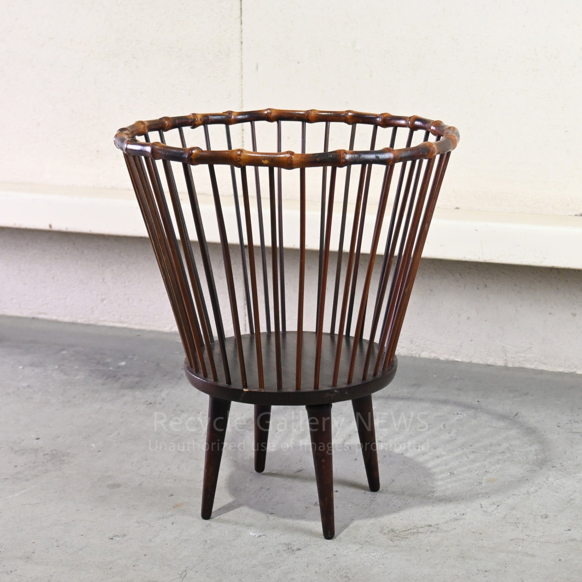 Vintage Wood & Bamboo Basket Dark Brown Magazine Rack Planter Covers Boho interior Crafts Japanese Modern / ヴィンテージ 木竹脚付きバスケット ダークブラウン マガジンラック プランターカバー 民芸 和モダン アジアンインテリア