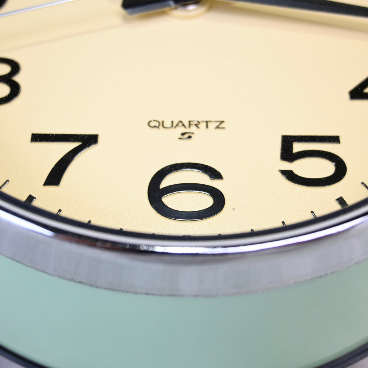 SEIKO Wall clock Bus clock KS474M Light green Retro modern 