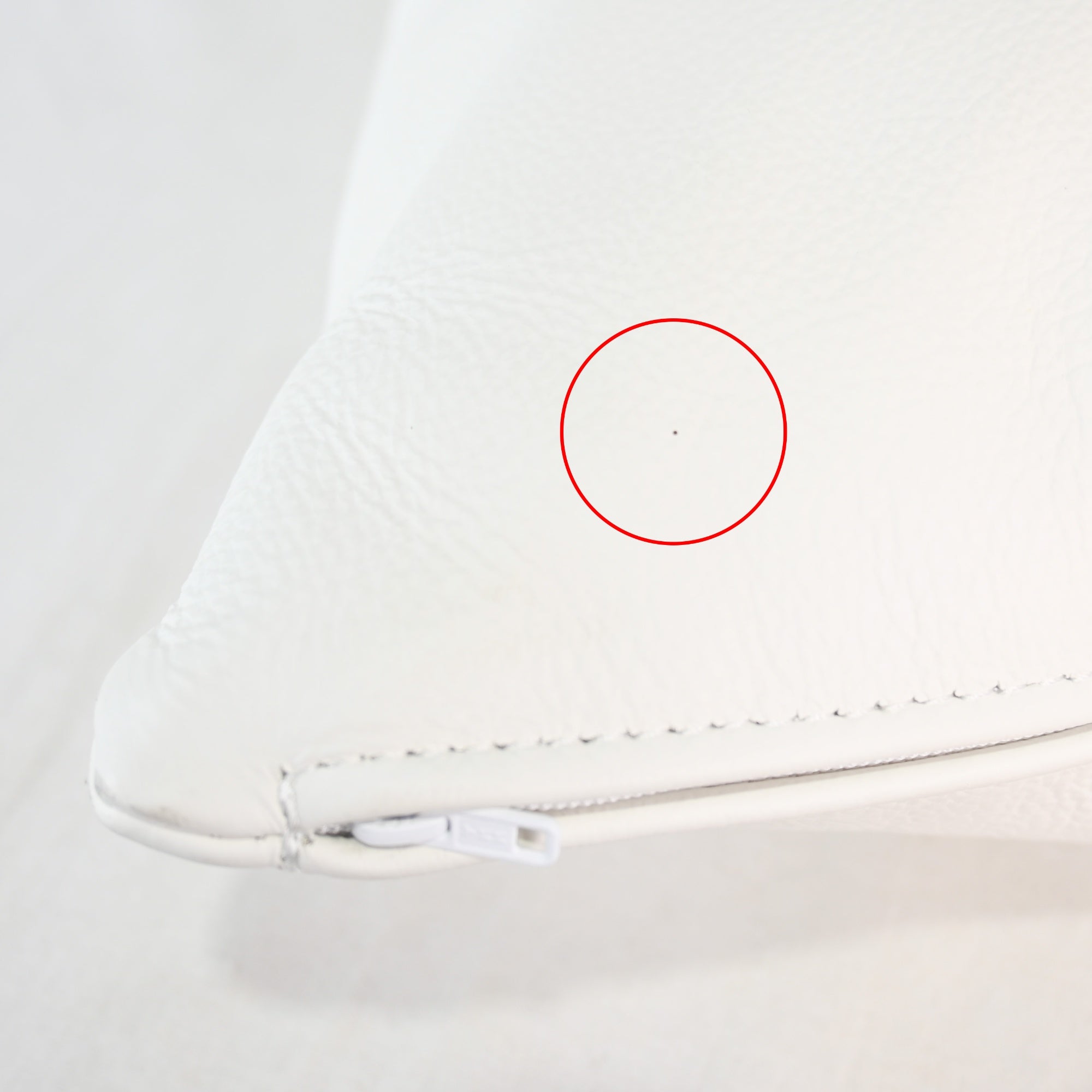 Cassina.ixc White leather cushion Cowhide Genuine Leather Italy Japan / カッシーナ・イクスシー ホワイトレザー クッション イタリアンブランド 日本