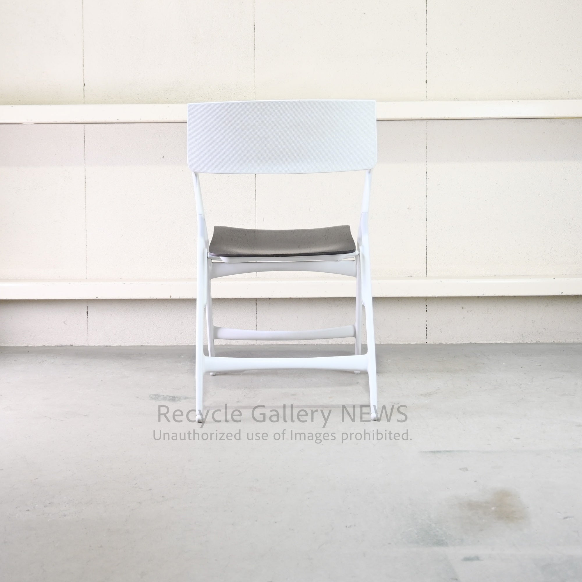 Discontinued Plywood Seat  kartell Dolly chair by Antonio Citterio Italy Milan /  カルテル  ドリー チェア イタリアミラノ アントニオ・チッテリオ プライウッド座面 廃盤品
