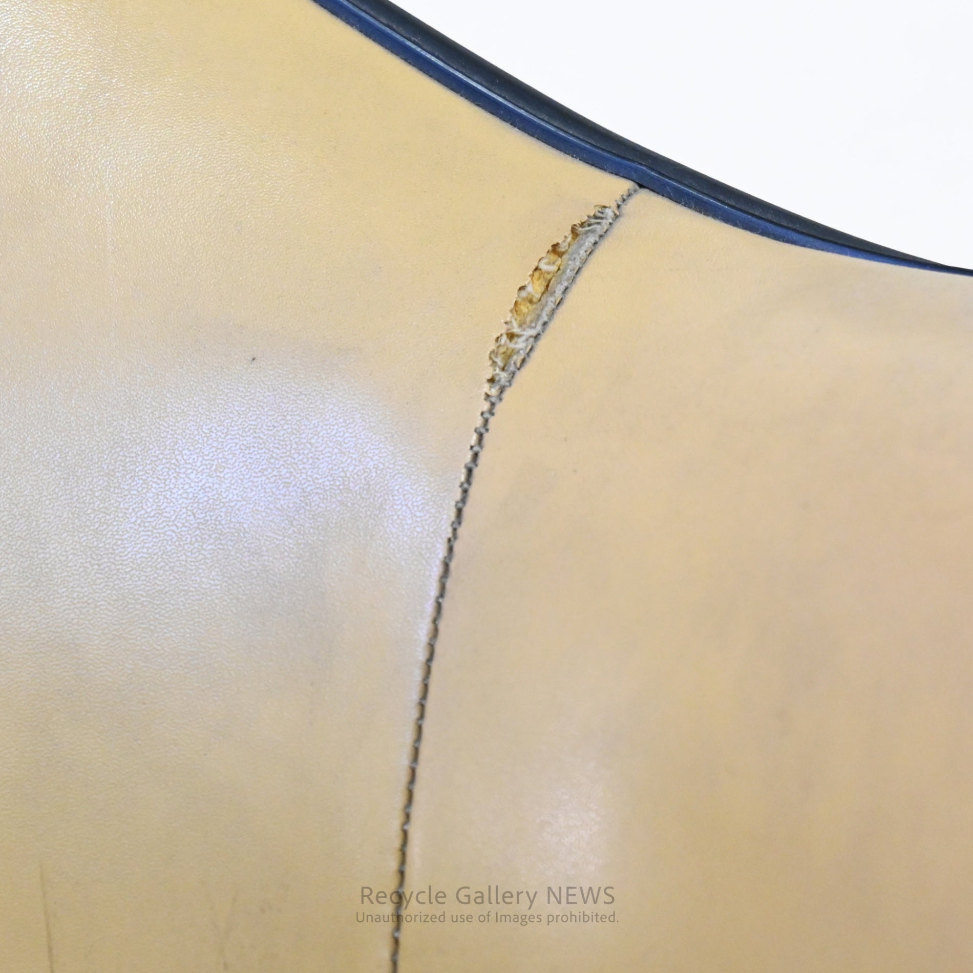 Vintage Herman Miller Eames 1st Generation Arm Shell Chair American Mid Century With Damage / ハーマンミラー イームズ アームシェルチェア 1ｓｔ ﾀﾞﾒｰｼﾞ イームズ夫妻 ミットセンチュリー アメリカ