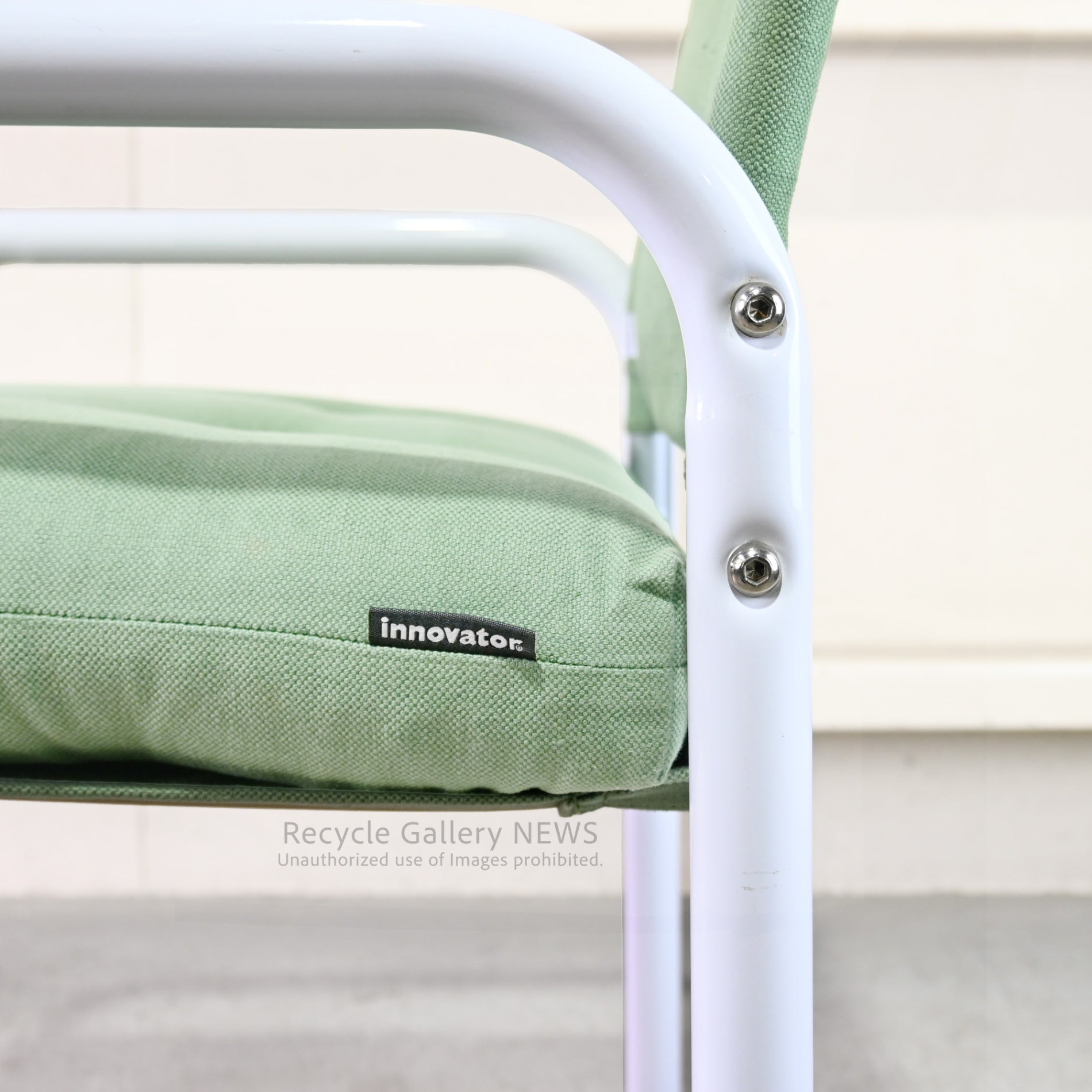 Innovator  Captain Chair Green Color Wood  Metal Sweden Scandinavian Modern Mid-Century / イノベーター キャプテン チェア 緑色 木 金属 スウェーデン 北欧モダン ミッドセンチュリー