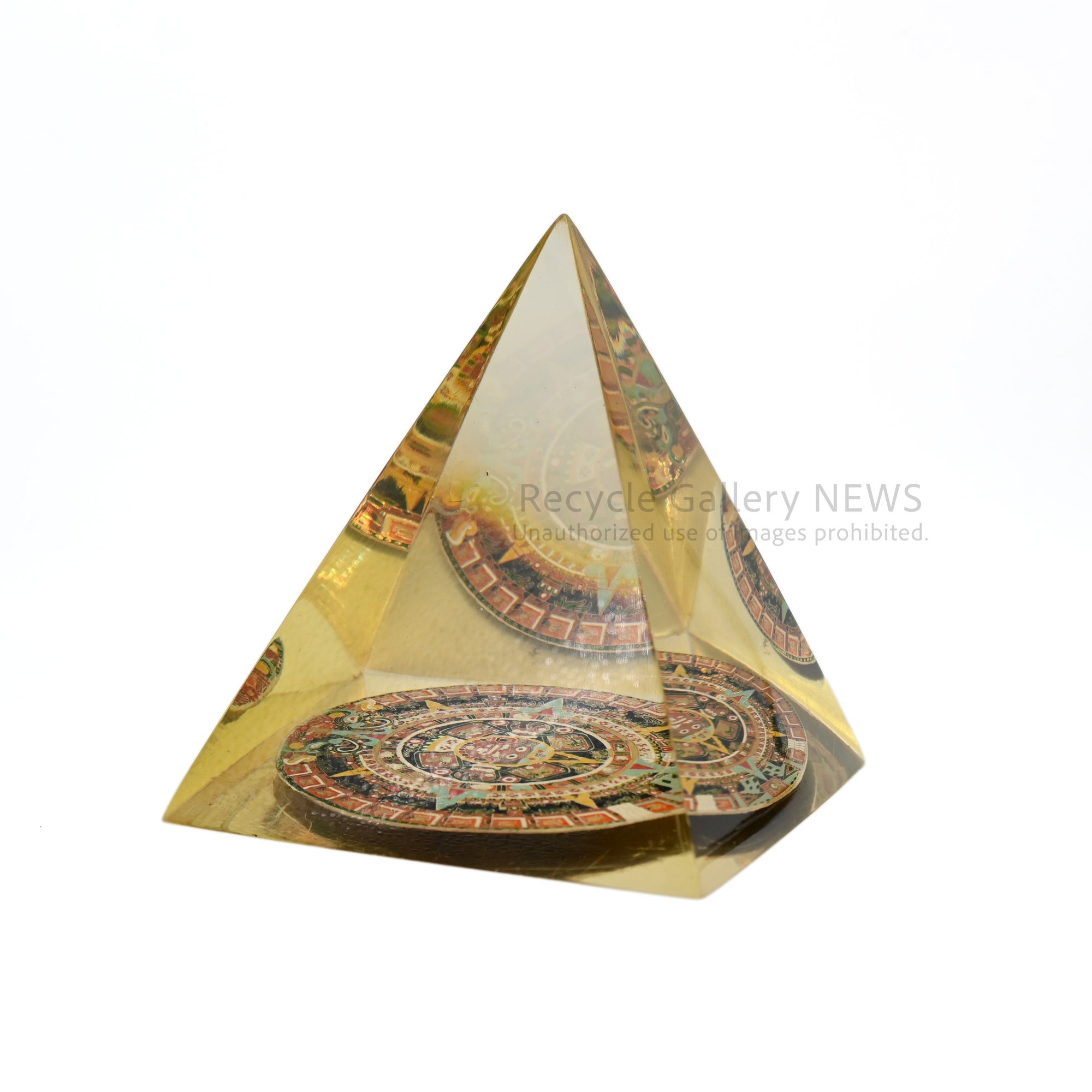 Acrylic Aztec Sun Stone Calendario Azteca Mesoamerican Pyramid Topaz Object Display Piece / アクリル アステカカレンダー 太陽の石 メソアメリカ ピラミッド トパーズ オブジェ ディスプレイ