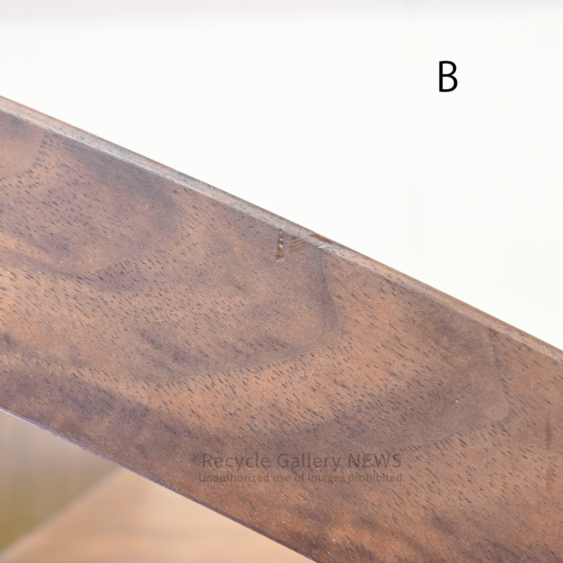 Maruyoshi Mingei Furniture DEEP Series Moon Shelf in Walnut Japanese Craftsmanship Moon Viewing  / マルヨシ民芸家具 ディープシリーズ ムーンシェルフ ウォールナット 職人技 お月見